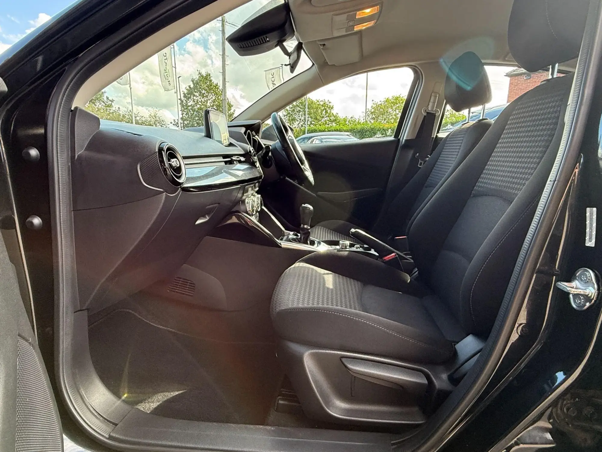 Mazda2 Image 31