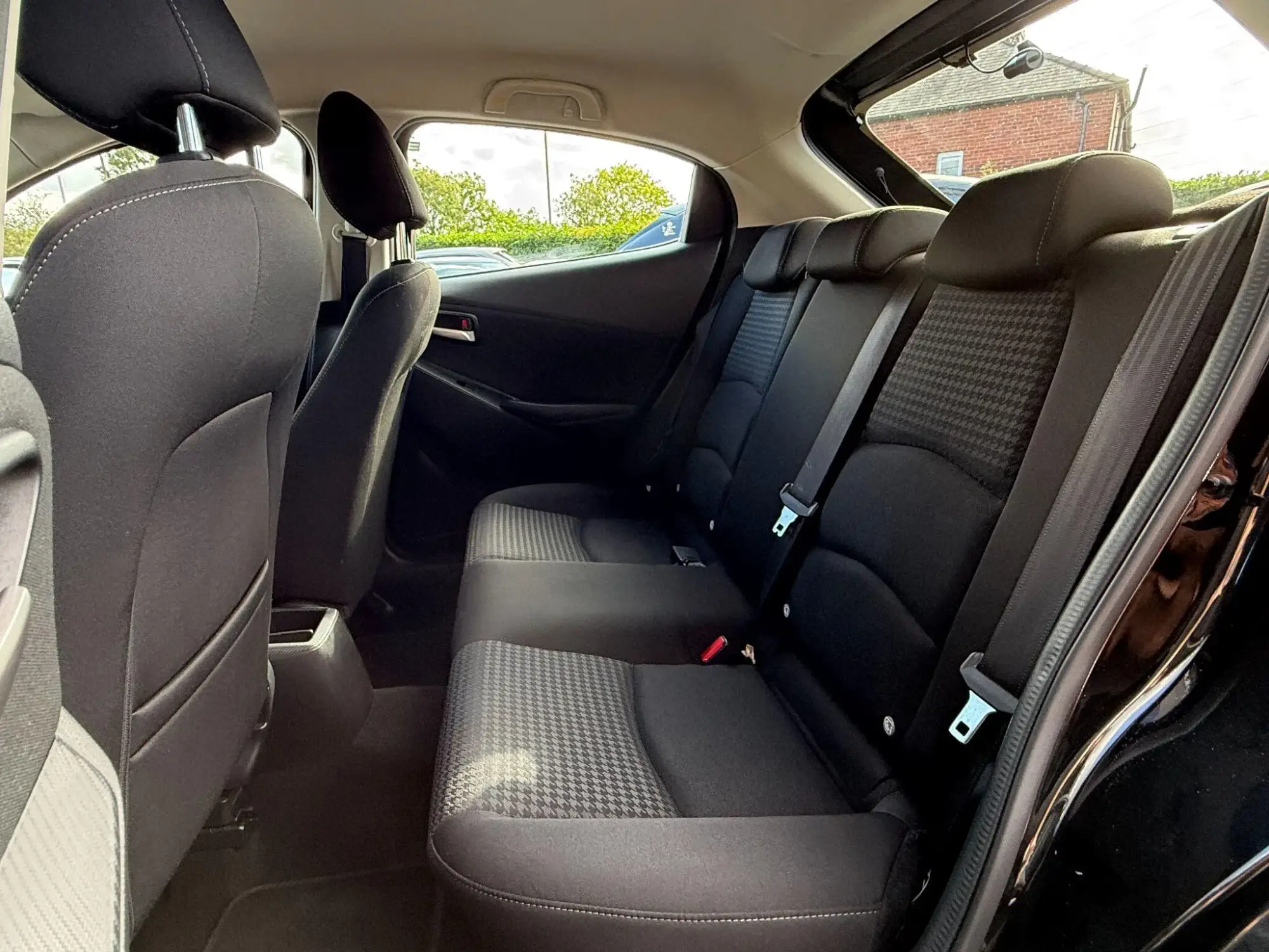 Mazda2 Image 17