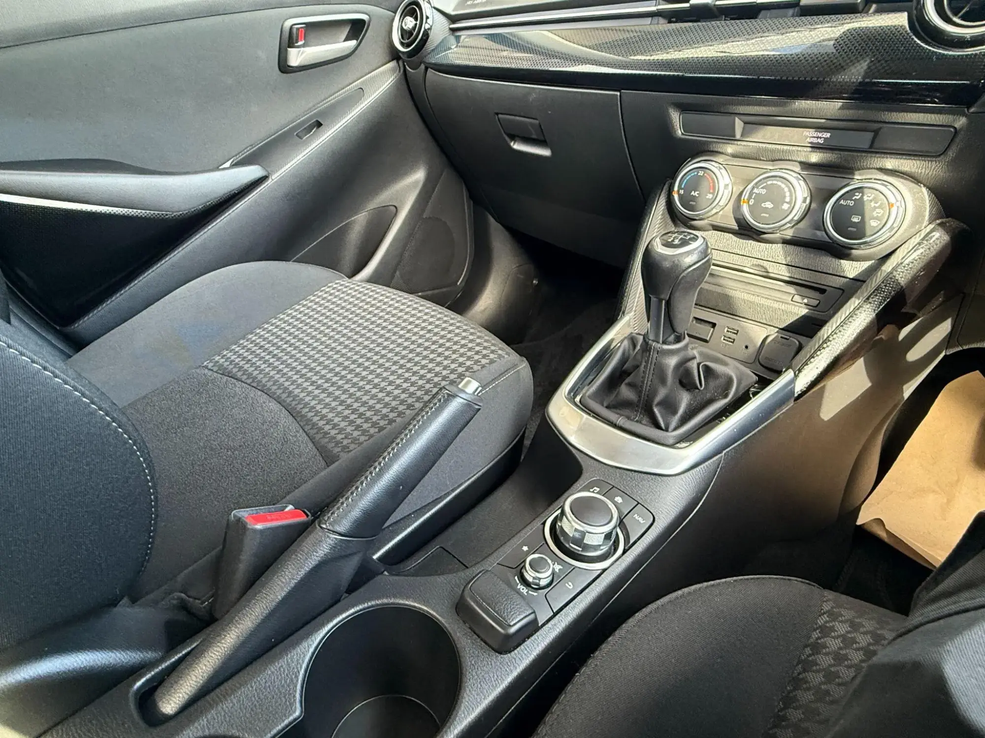 Mazda2 Image 10