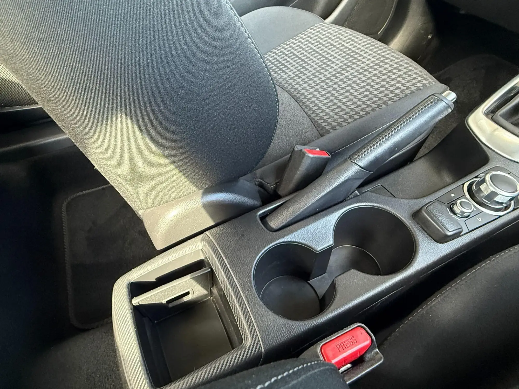 Mazda2 Image 11