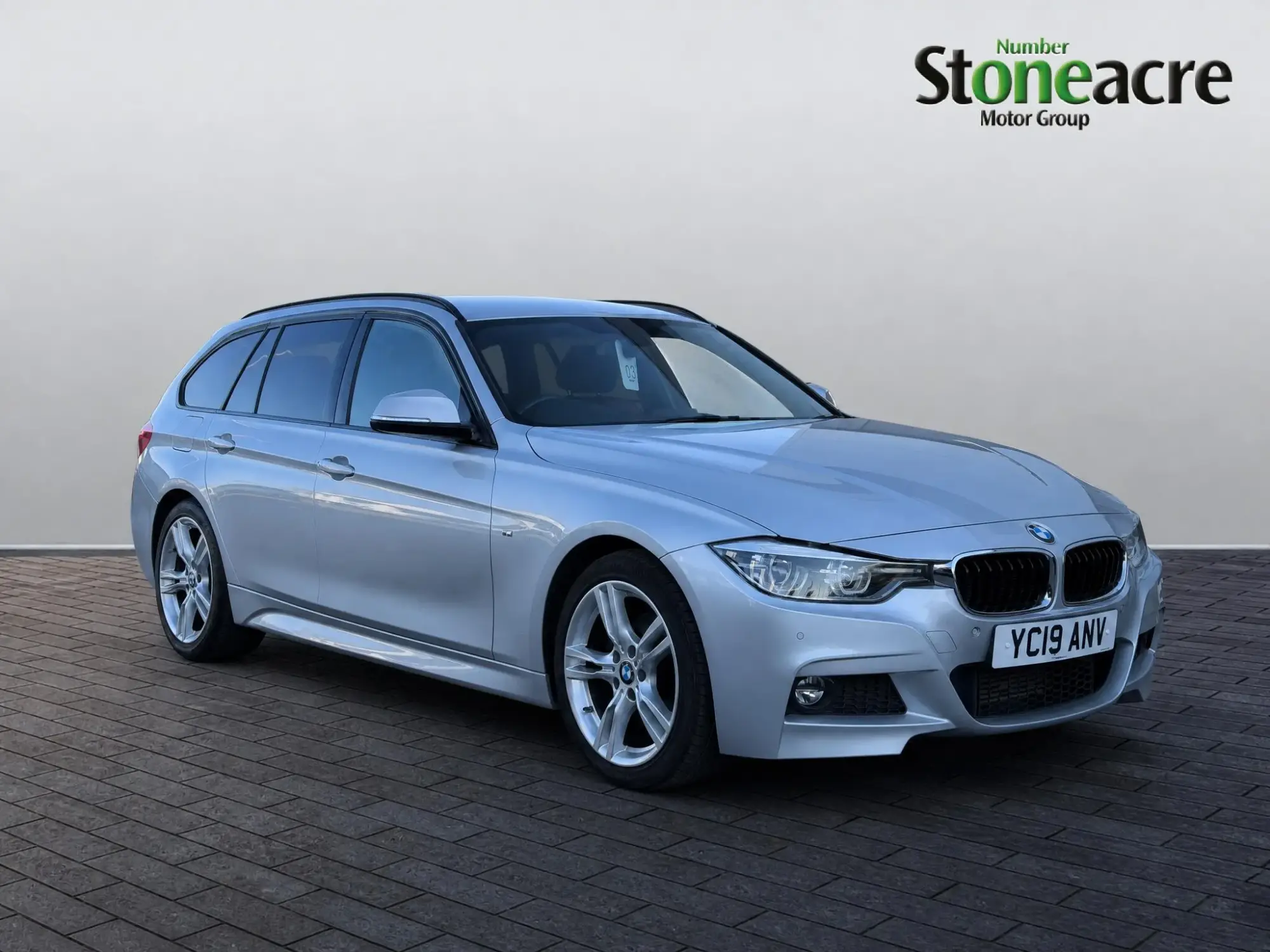 BMW 3 Series Touring 2.0 320d M Sport Touring Auto Euro 6 (s/s) 5dr YC19ANV Image 1