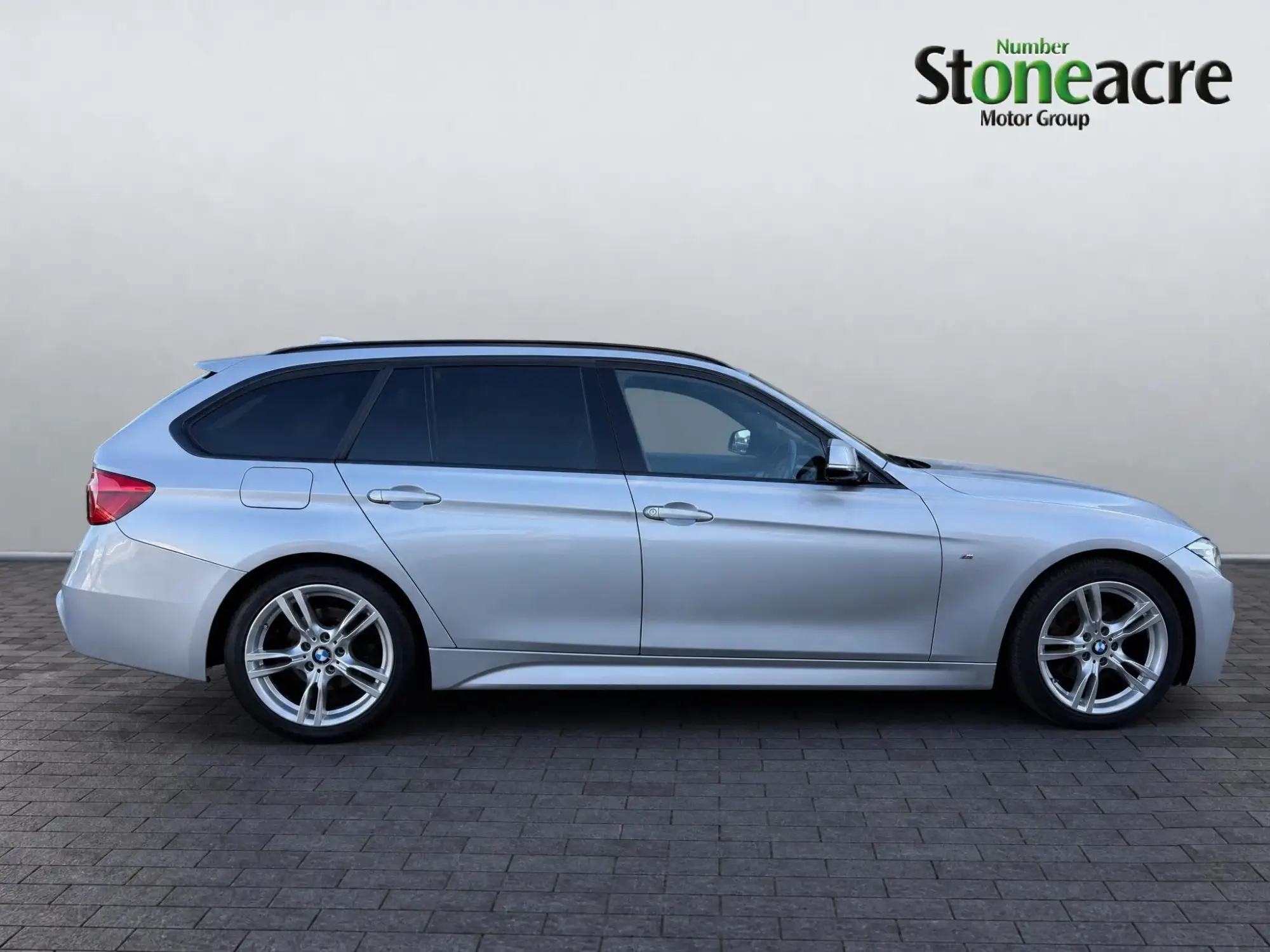 BMW 3 Series Touring 2.0 320d M Sport Touring Auto Euro 6 (s/s) 5dr YC19ANV Image 2