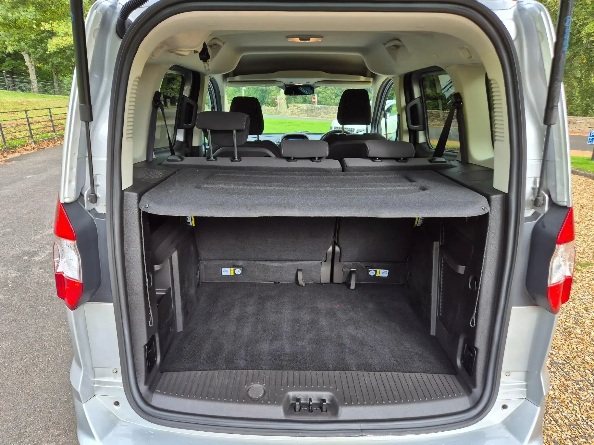 Ford Tourneo Courier Image 10 Ford Tourneo Courier Image 10