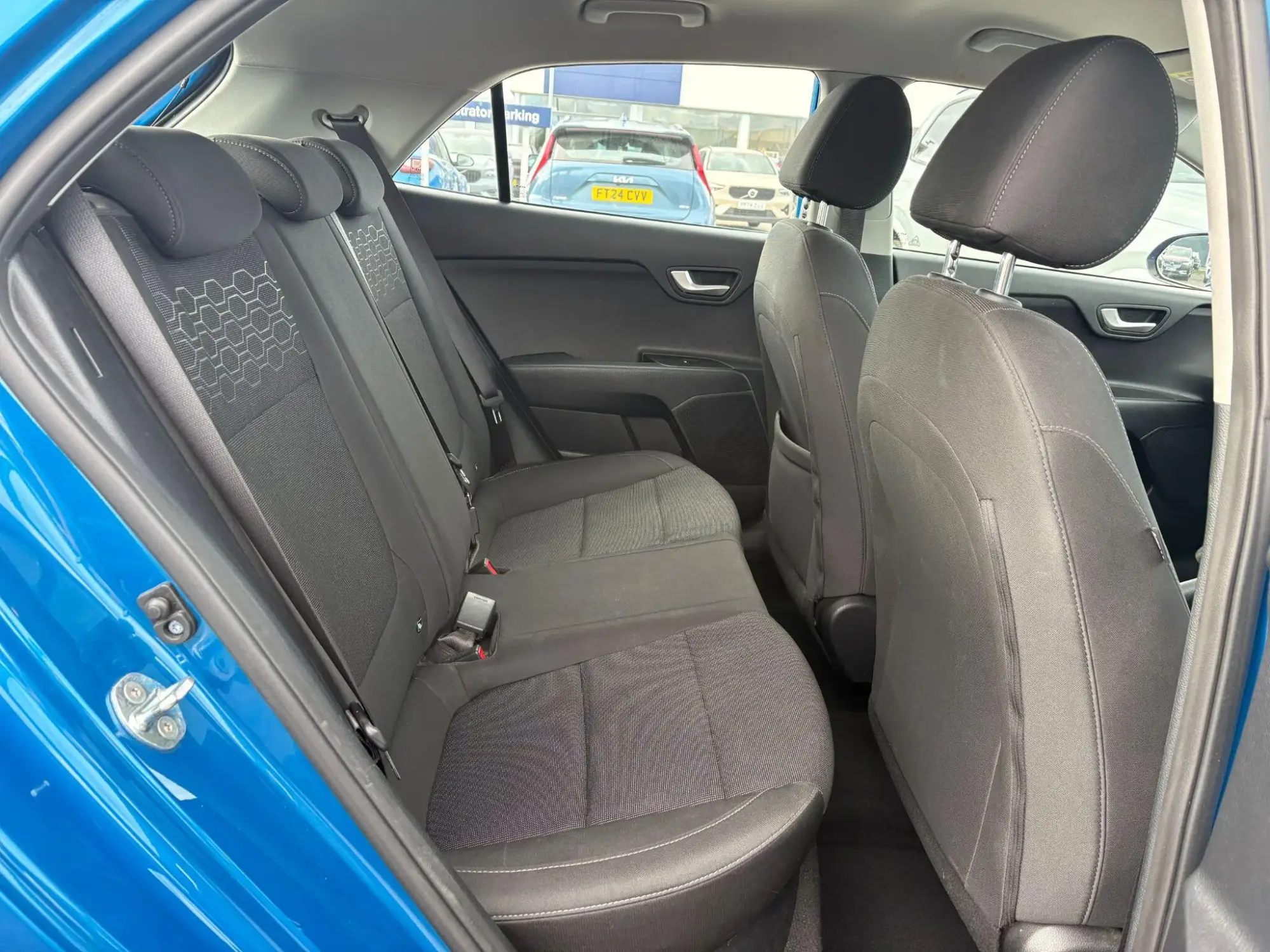 Kia Rio Image 12