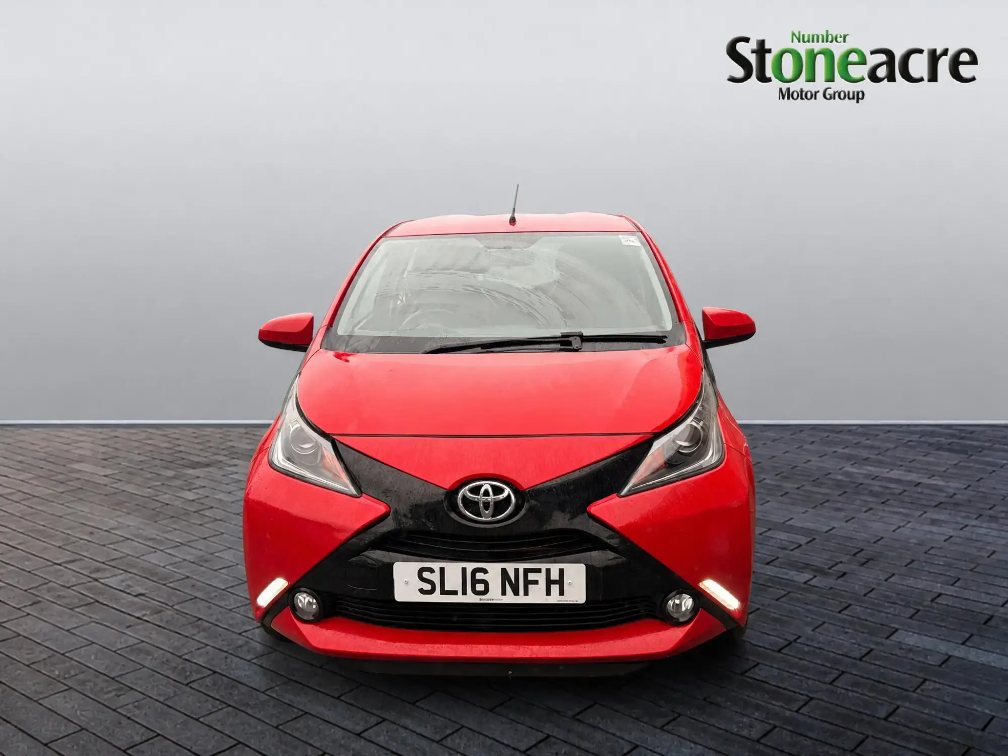 Toyota Aygo 1.0 VVT-i x-pression Euro 6 5dr SL16NFH Image 2 Toyota Aygo 1.0 VVT-i x-pression Euro 6 5dr SL16NFH Image 2