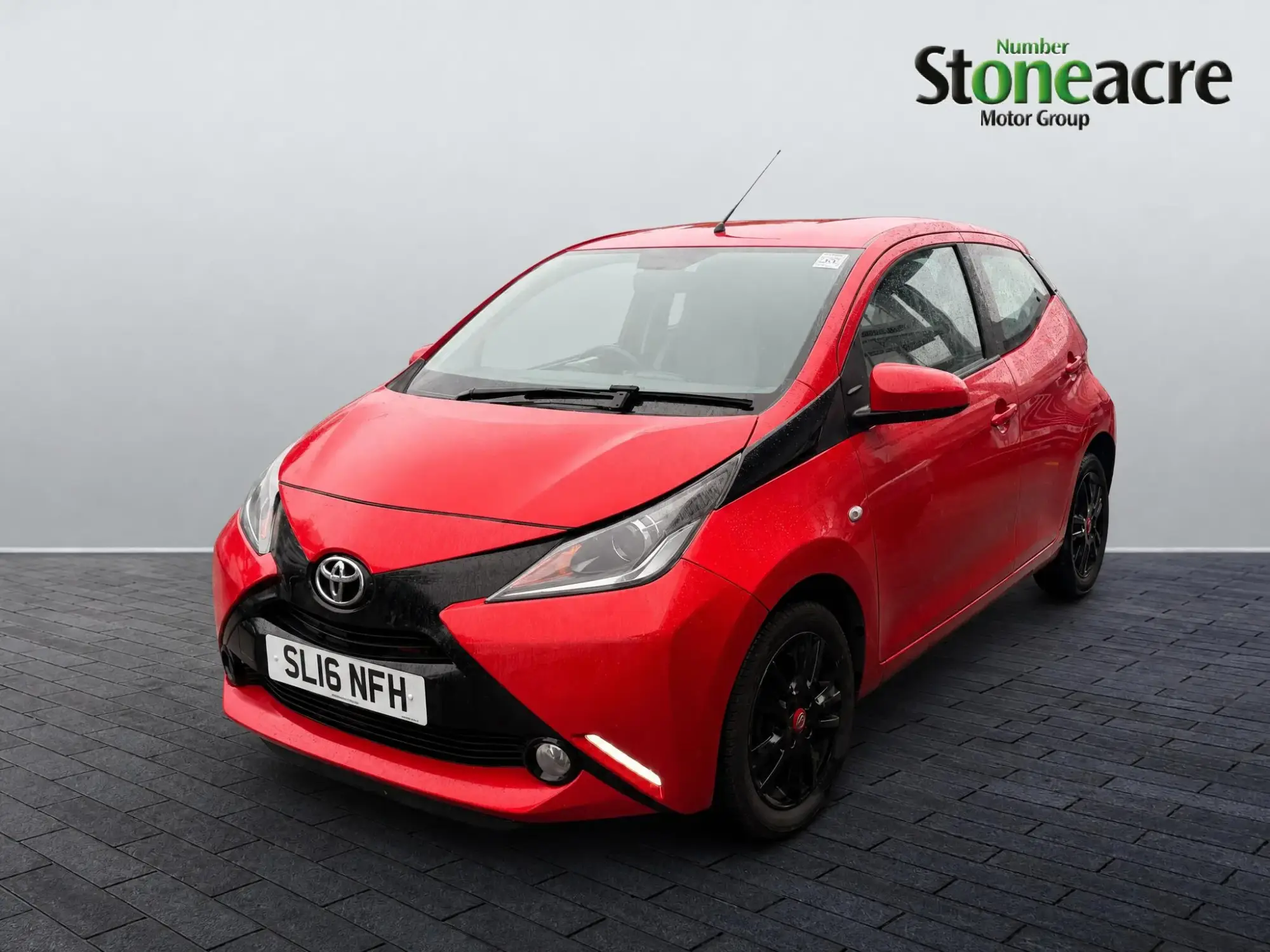 Toyota Aygo 1.0 VVT-i x-pression Euro 6 5dr SL16NFH Image 3 Toyota Aygo 1.0 VVT-i x-pression Euro 6 5dr SL16NFH Image 3
