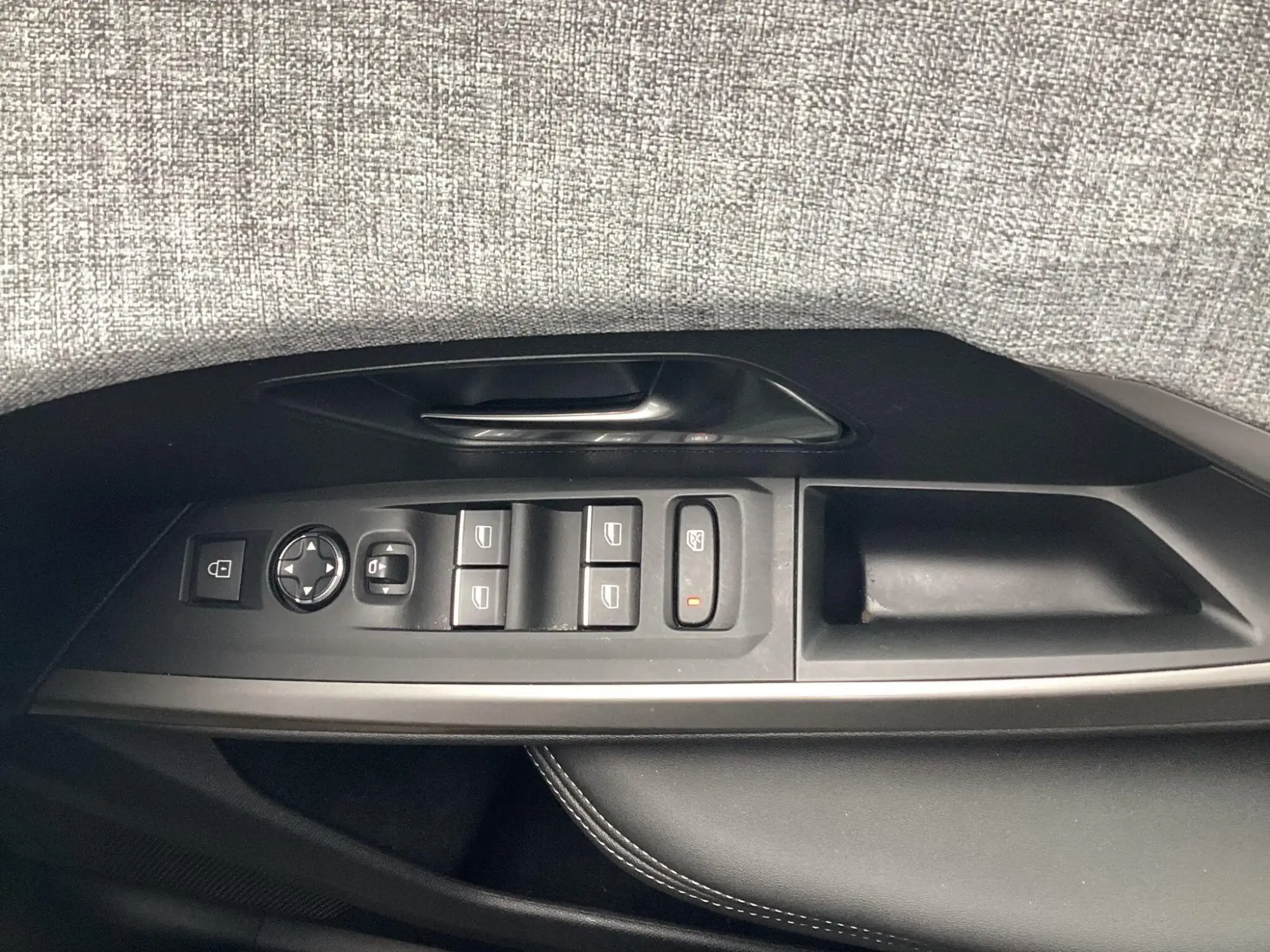 Peugeot E-5008 Image 25