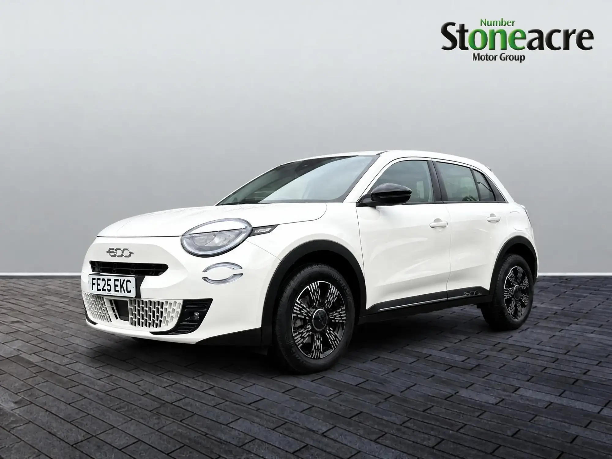 Fiat 600 Petrol 1.2 MHEV e-DCT Euro 6 (s/s) 5dr FE25EKC Image 3 Fiat 600 Petrol 1.2 MHEV e-DCT Euro 6 (s/s) 5dr FE25EKC Image 3