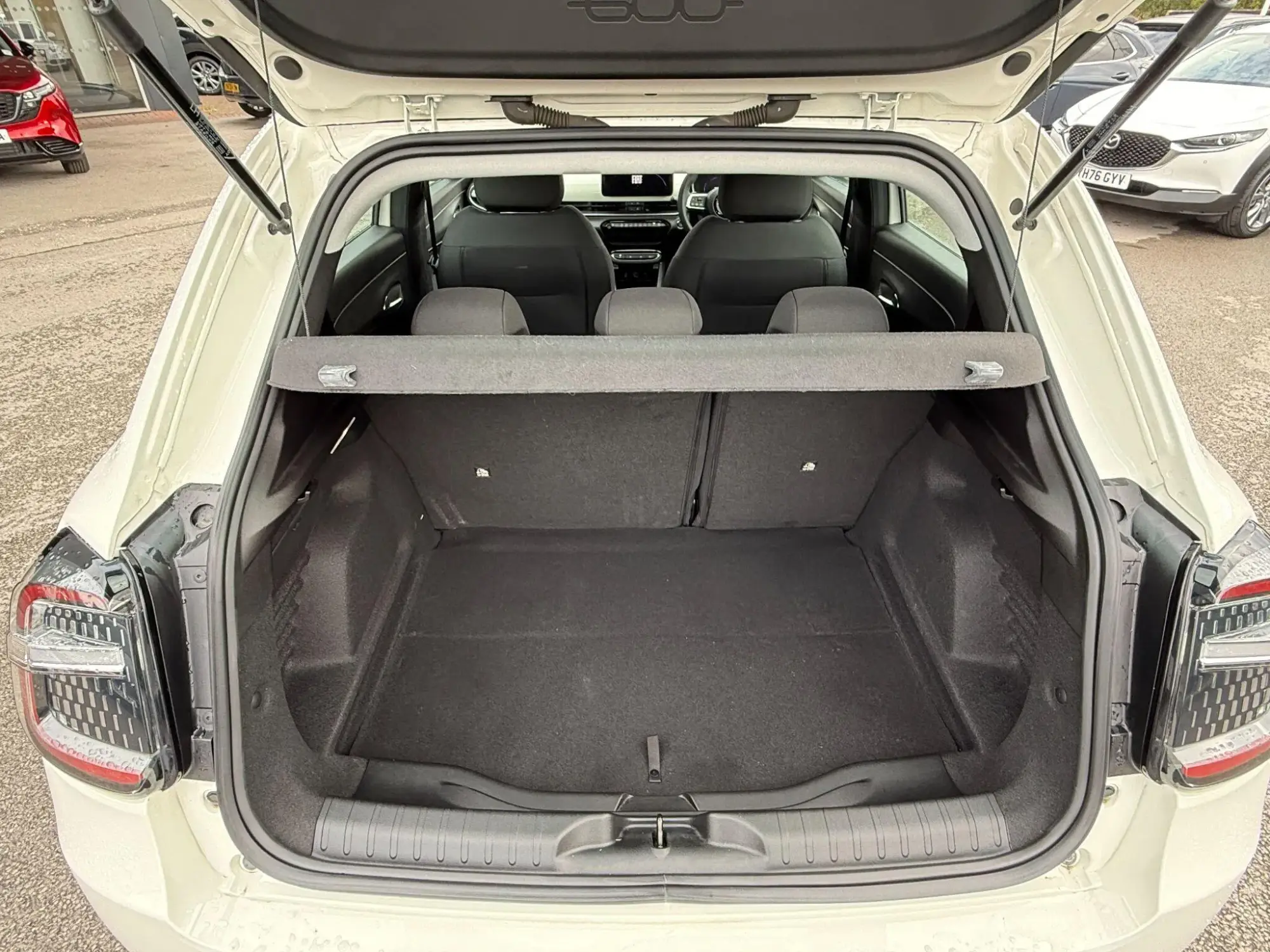Fiat 600 Petrol Image 30 Fiat 600 Petrol Image 30