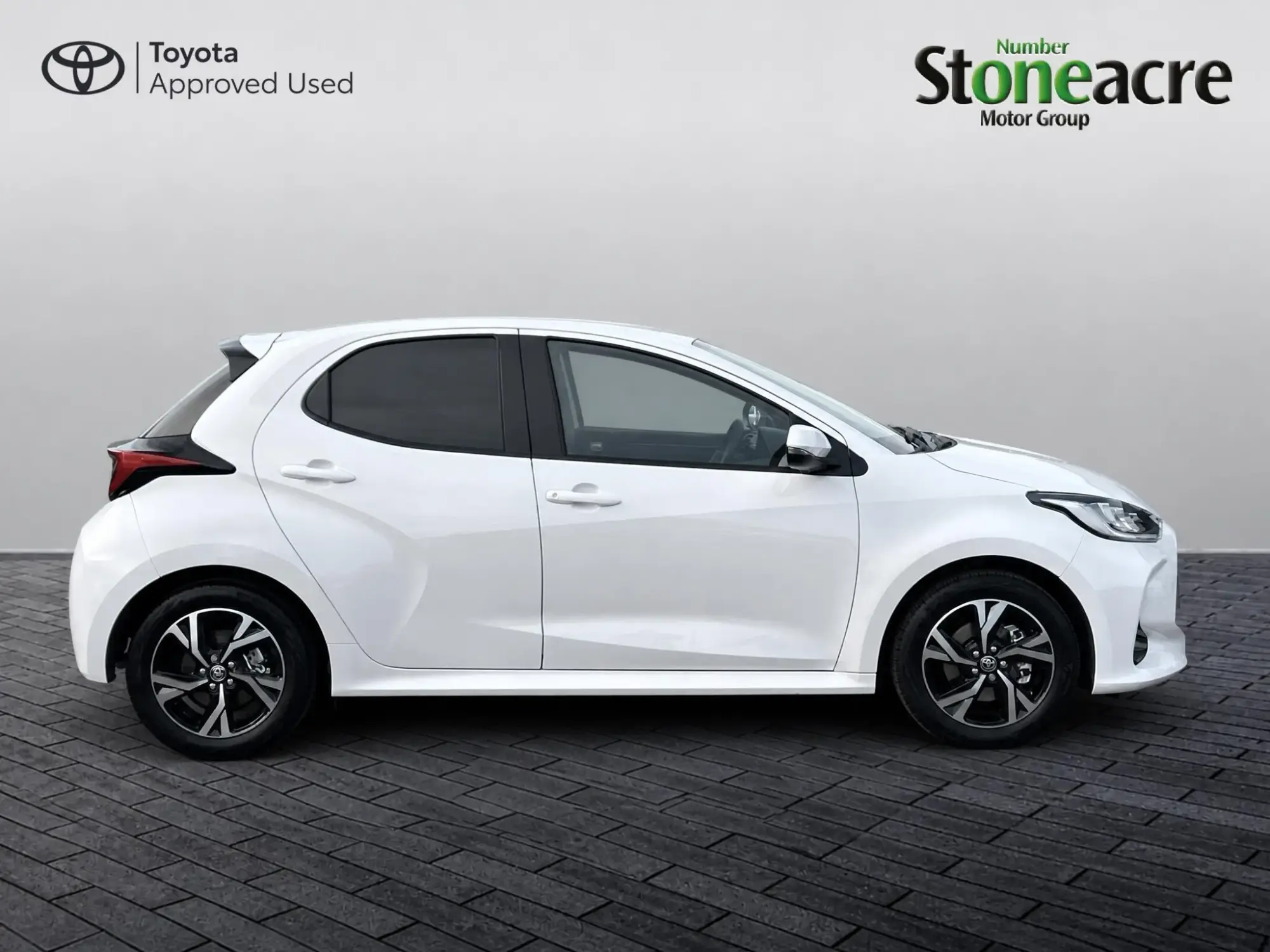 Toyota Yaris Image 2