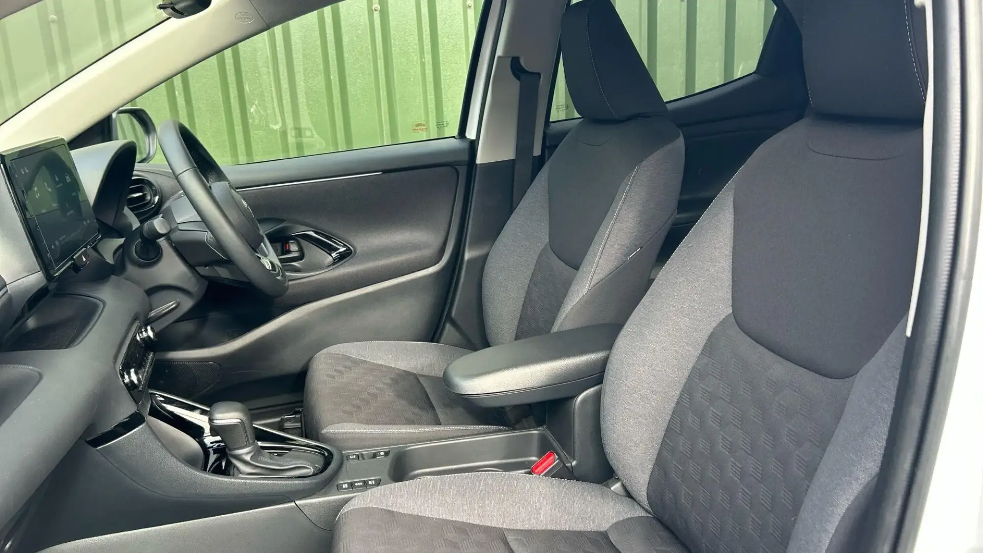 Toyota Yaris Image 12
