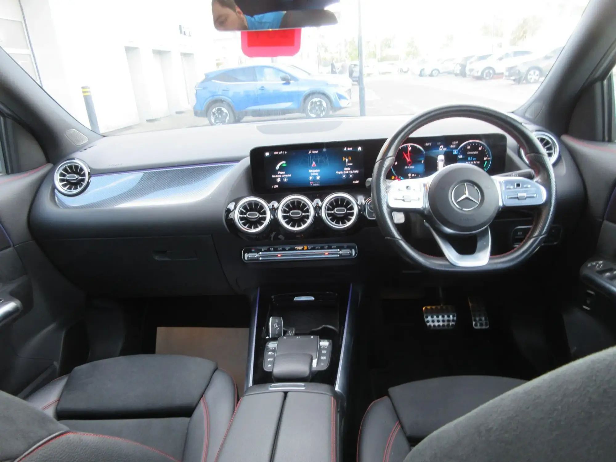 Mercedes-Benz GLA Image 11