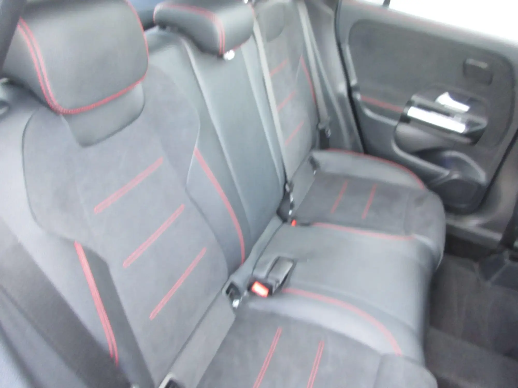 Mercedes-Benz GLA Image 20