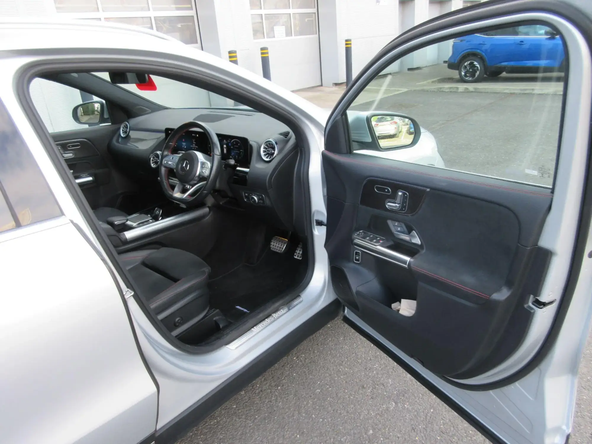 Mercedes-Benz GLA Image 46