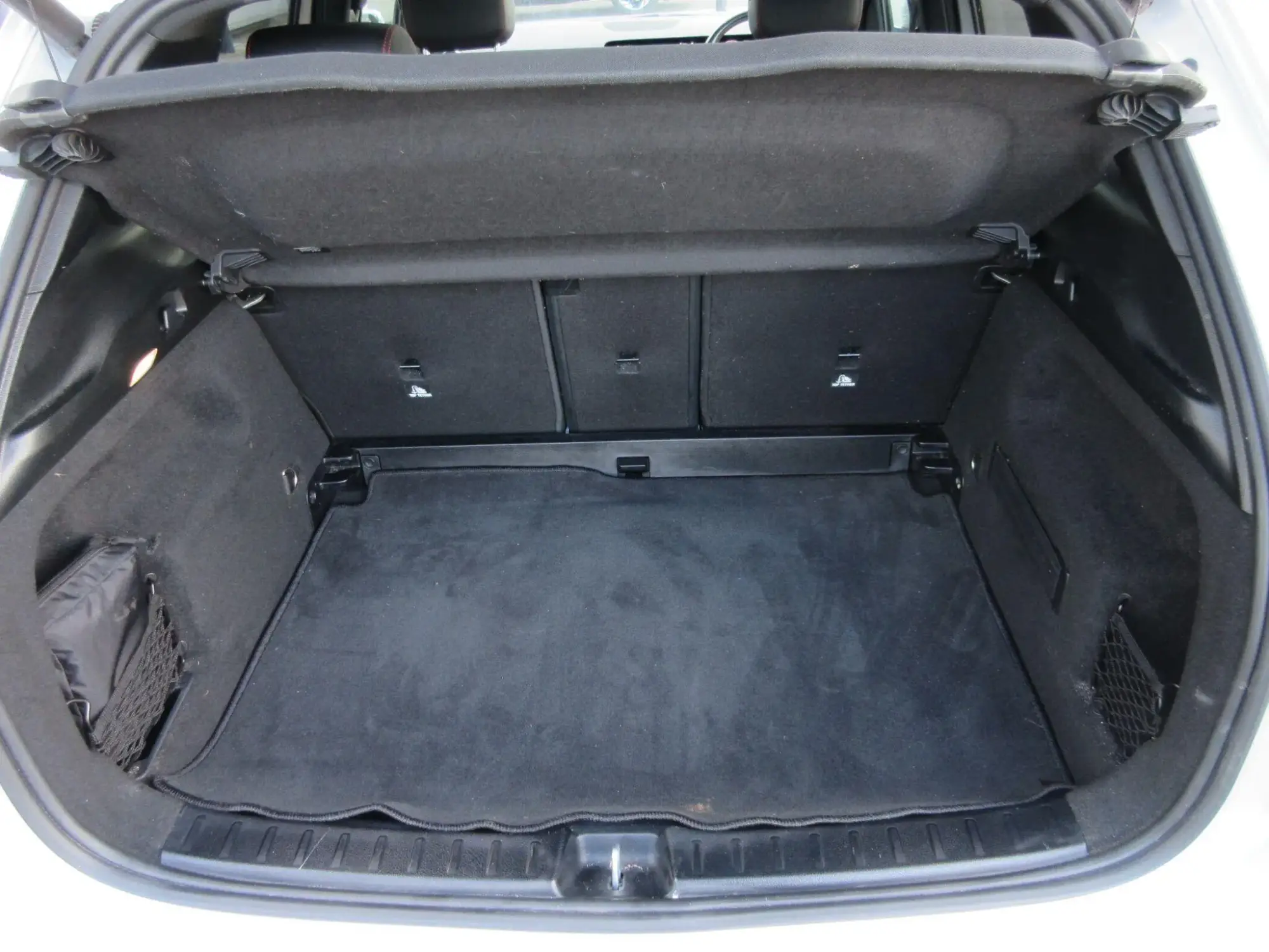 Mercedes-Benz GLA Image 71