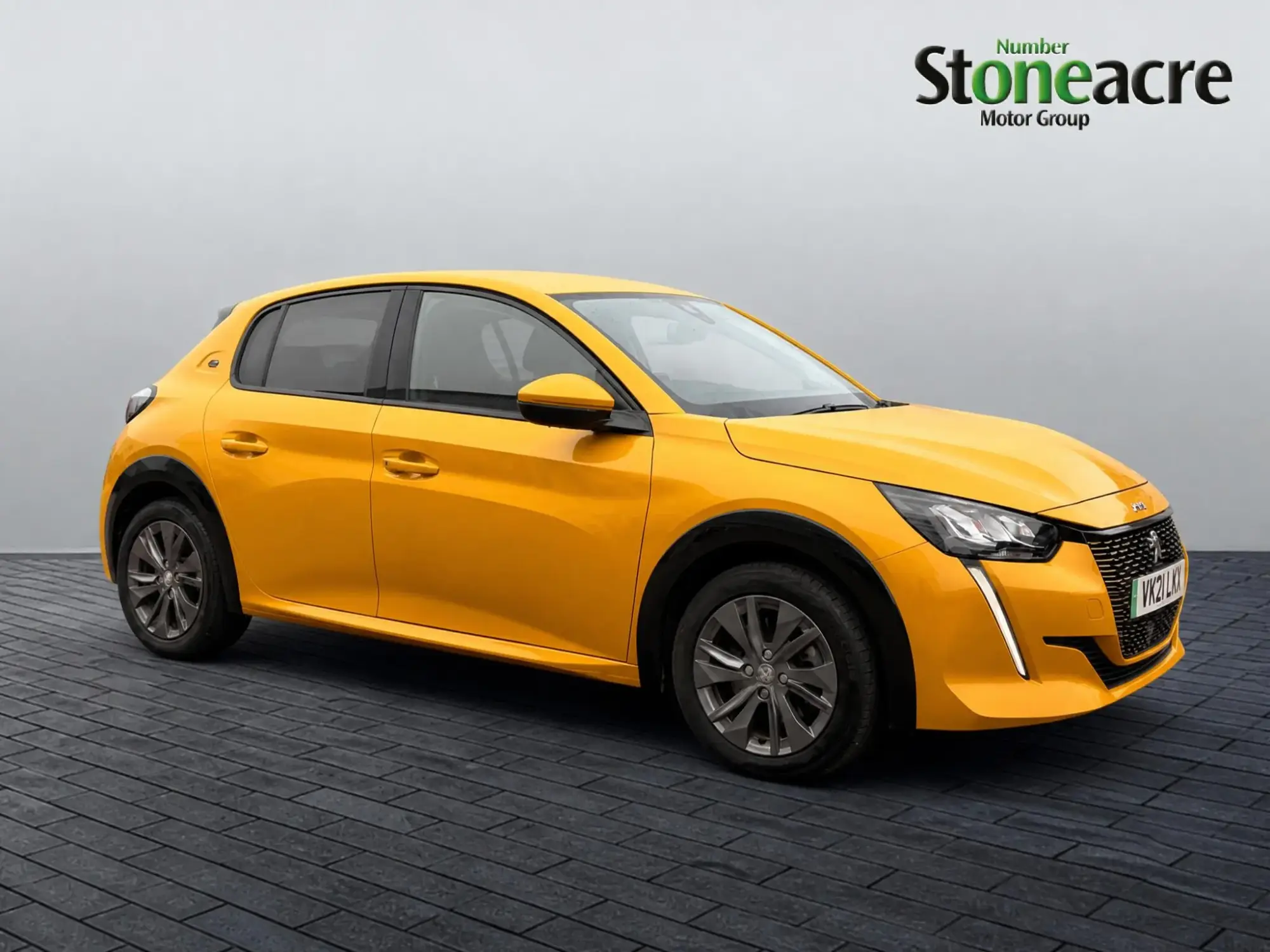 Peugeot E-208 Image 1