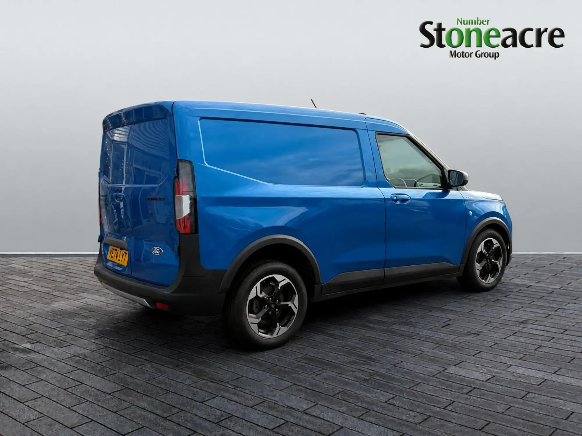 Ford Transit Courier 1.0 EcoBoost Active Auto L1 Euro 6 (s/s) 5dr YE74LYT Image 3 Ford Transit Courier 1.0 EcoBoost Active Auto L1 Euro 6 (s/s) 5dr YE74LYT Image 3