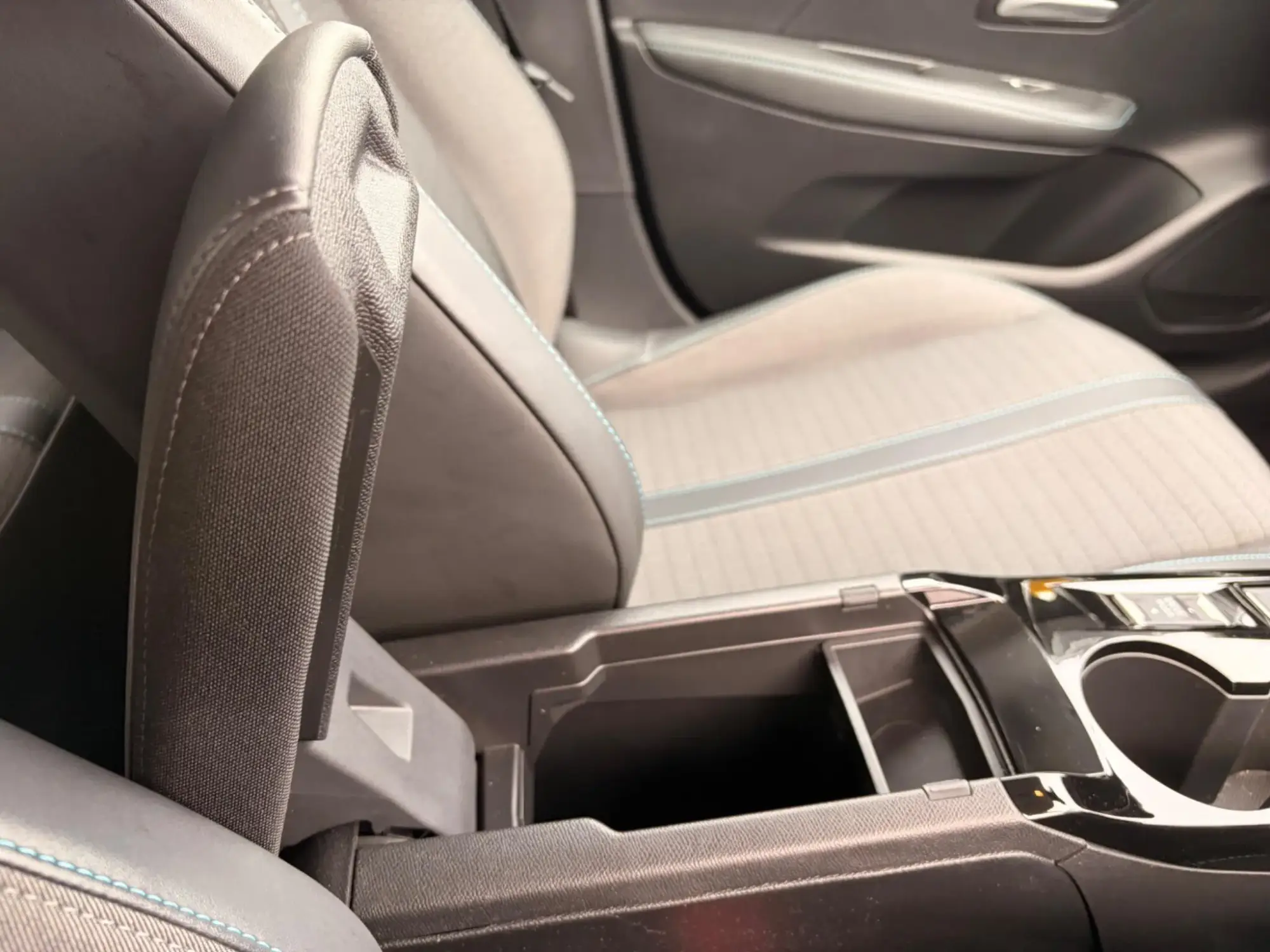 Peugeot E-208 Image 9