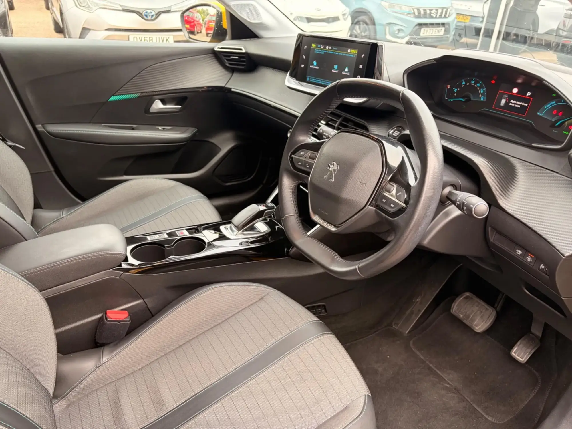 Peugeot E-208 Image 10