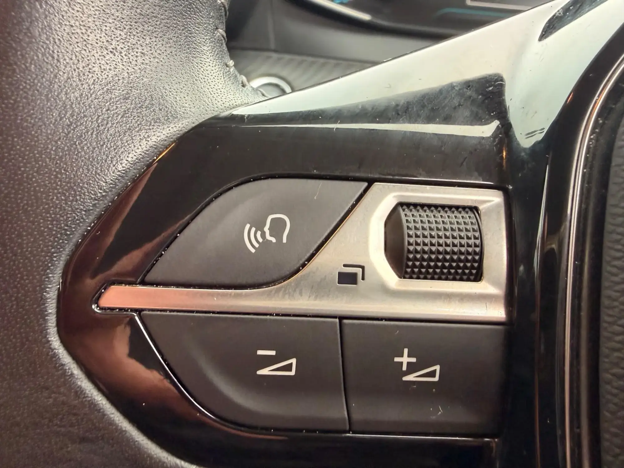 Peugeot E-208 Image 15