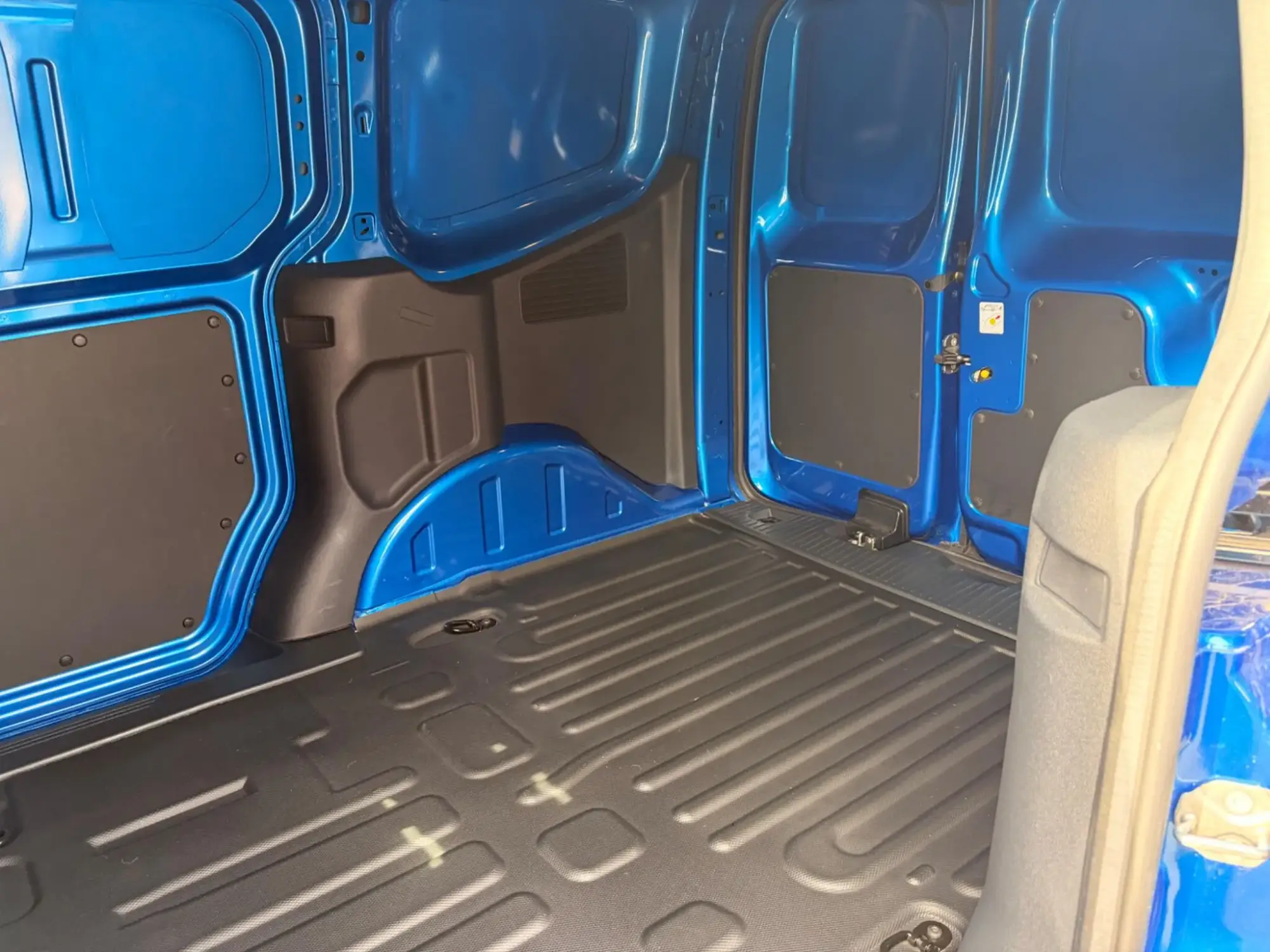 Ford Transit Courier Image 27 Ford Transit Courier Image 27