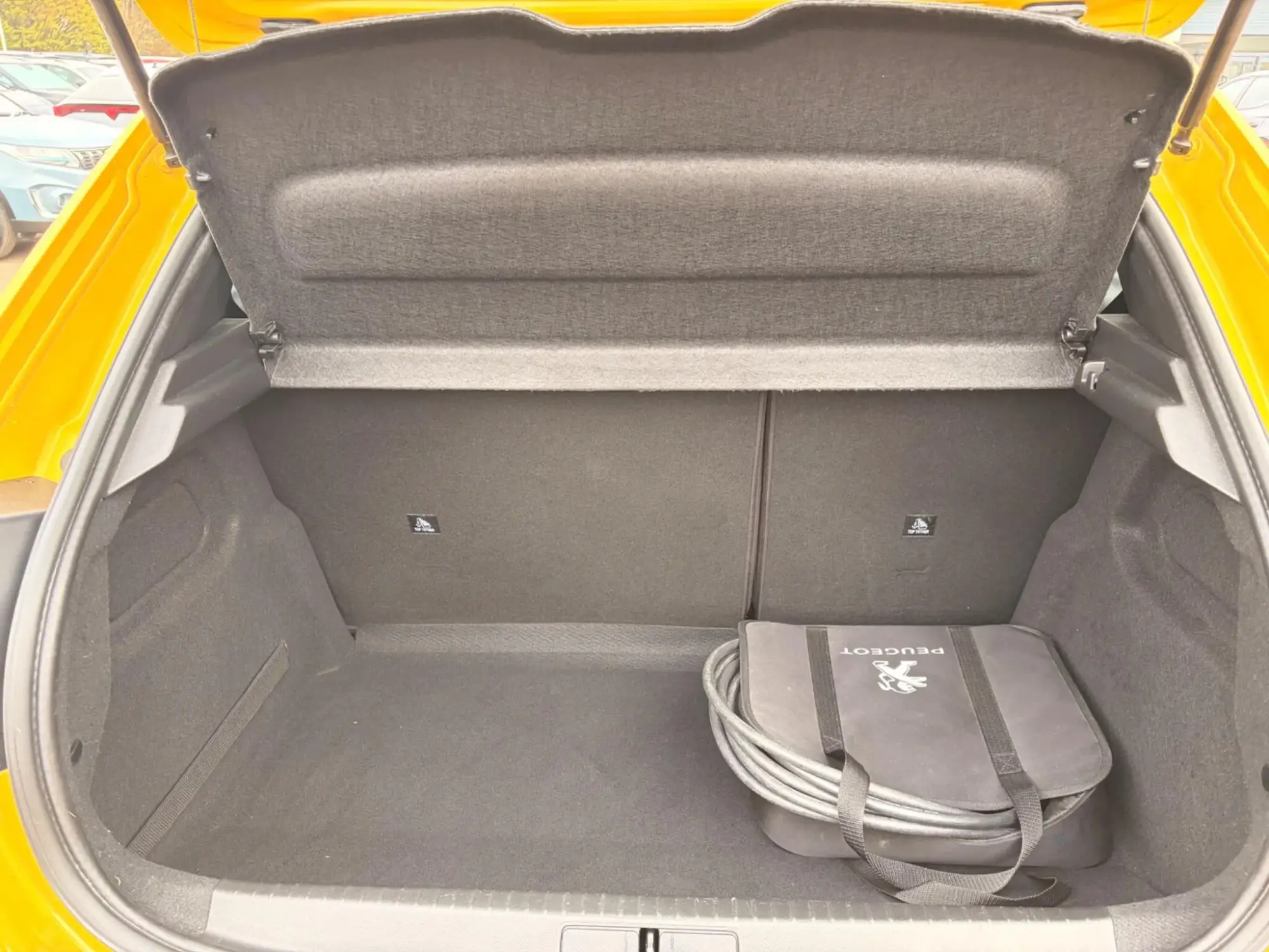 Peugeot E-208 Image 24