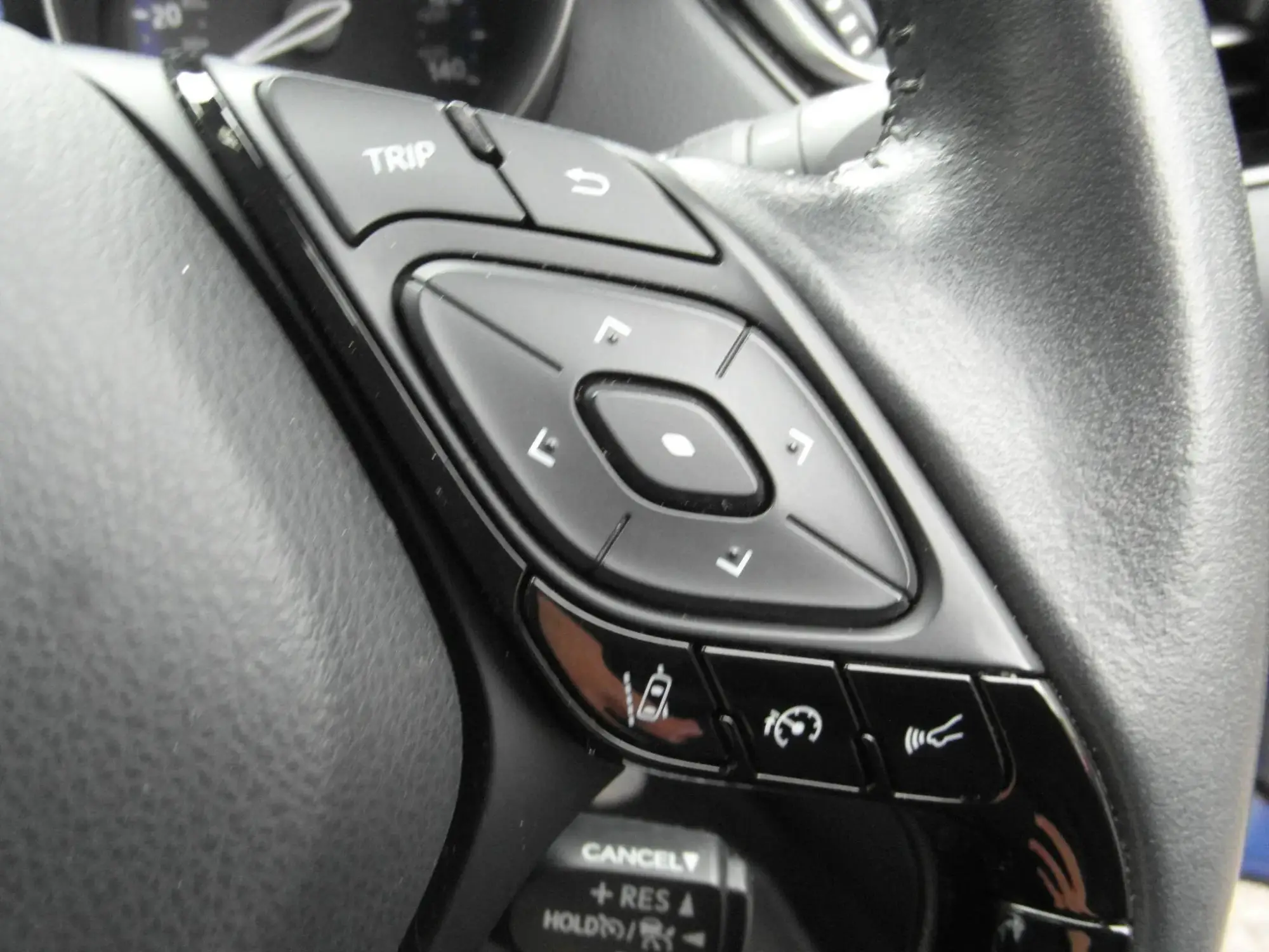 Toyota C-HR Hybrid Image 17