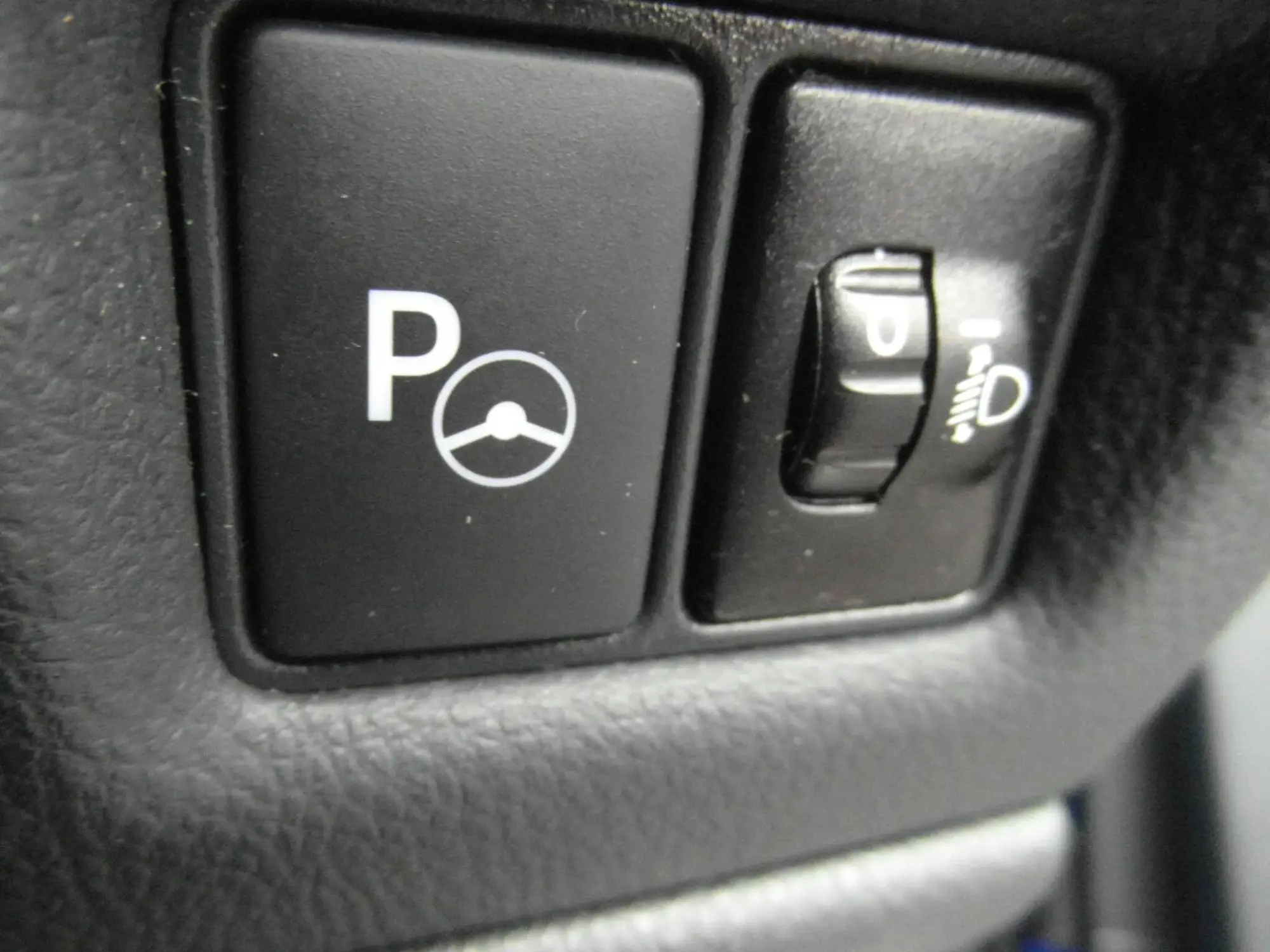 Toyota C-HR Hybrid Image 21