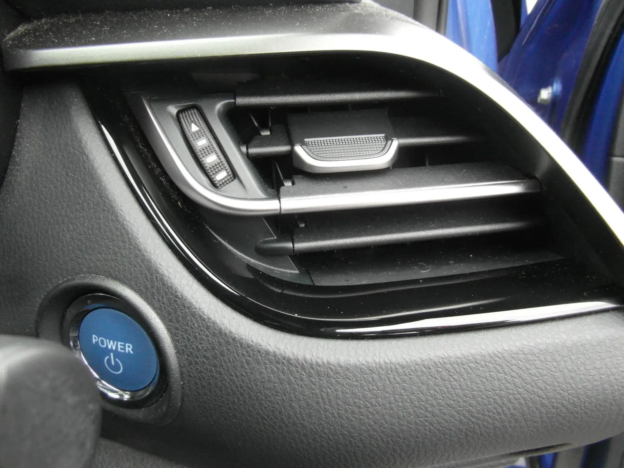 Toyota C-HR Hybrid Image 24