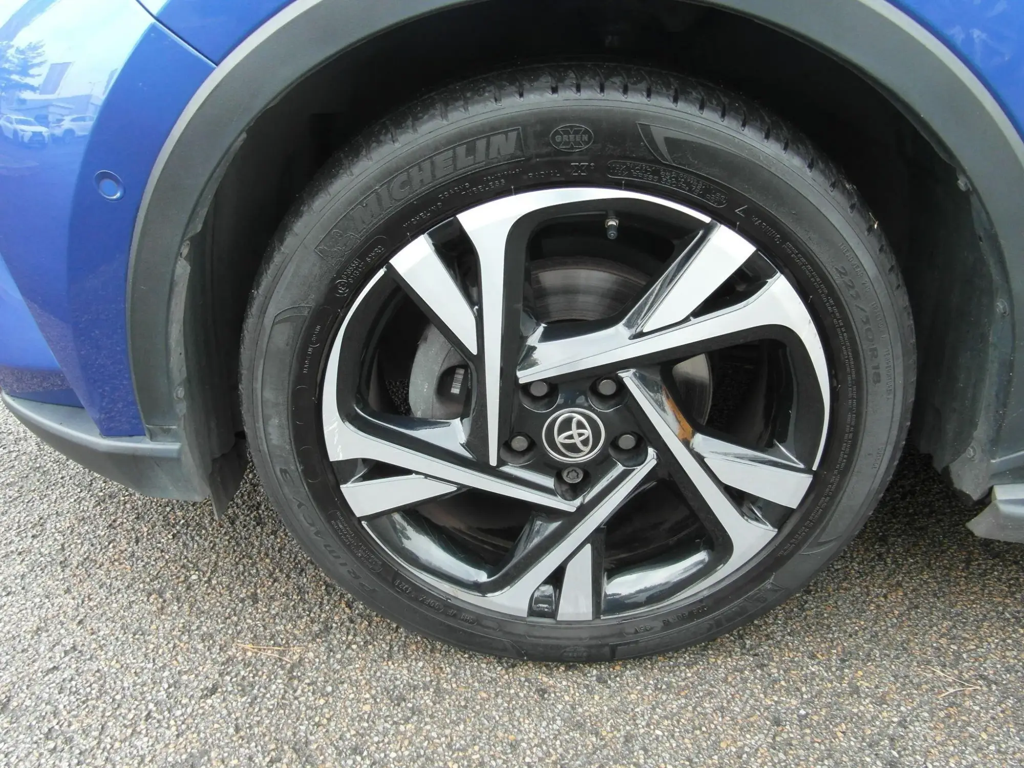 Toyota C-HR Hybrid Image 28