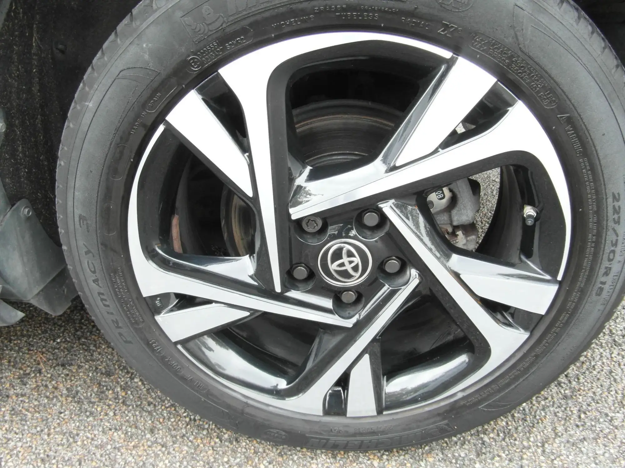 Toyota C-HR Hybrid Image 29