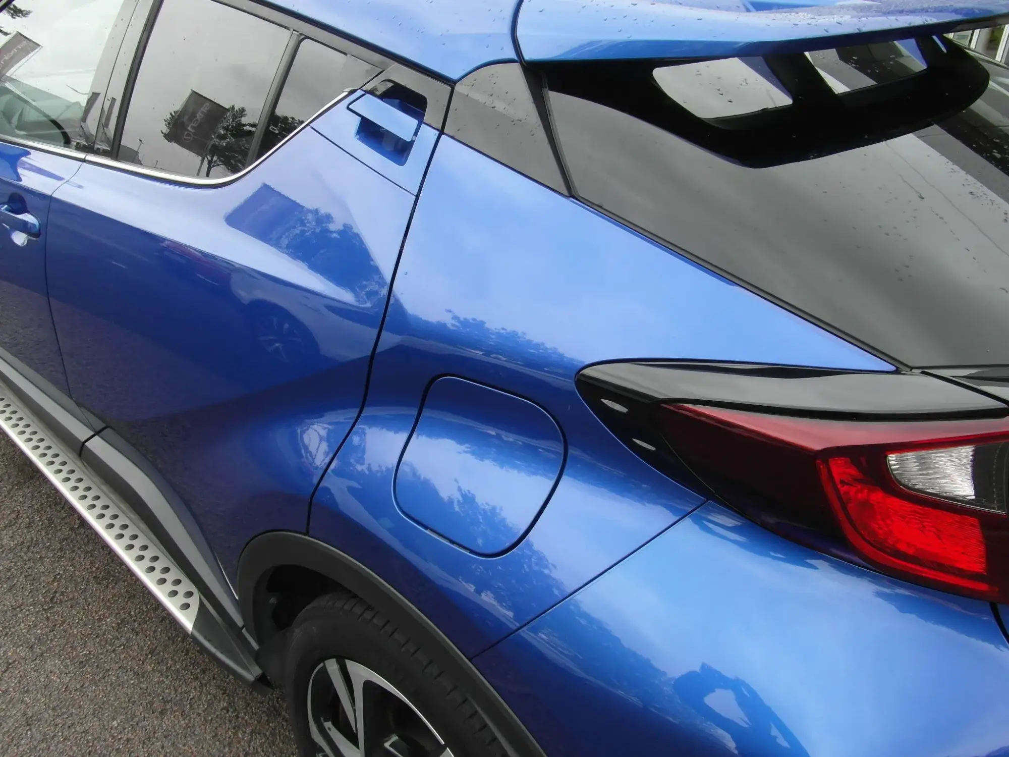 Toyota C-HR Hybrid Image 38