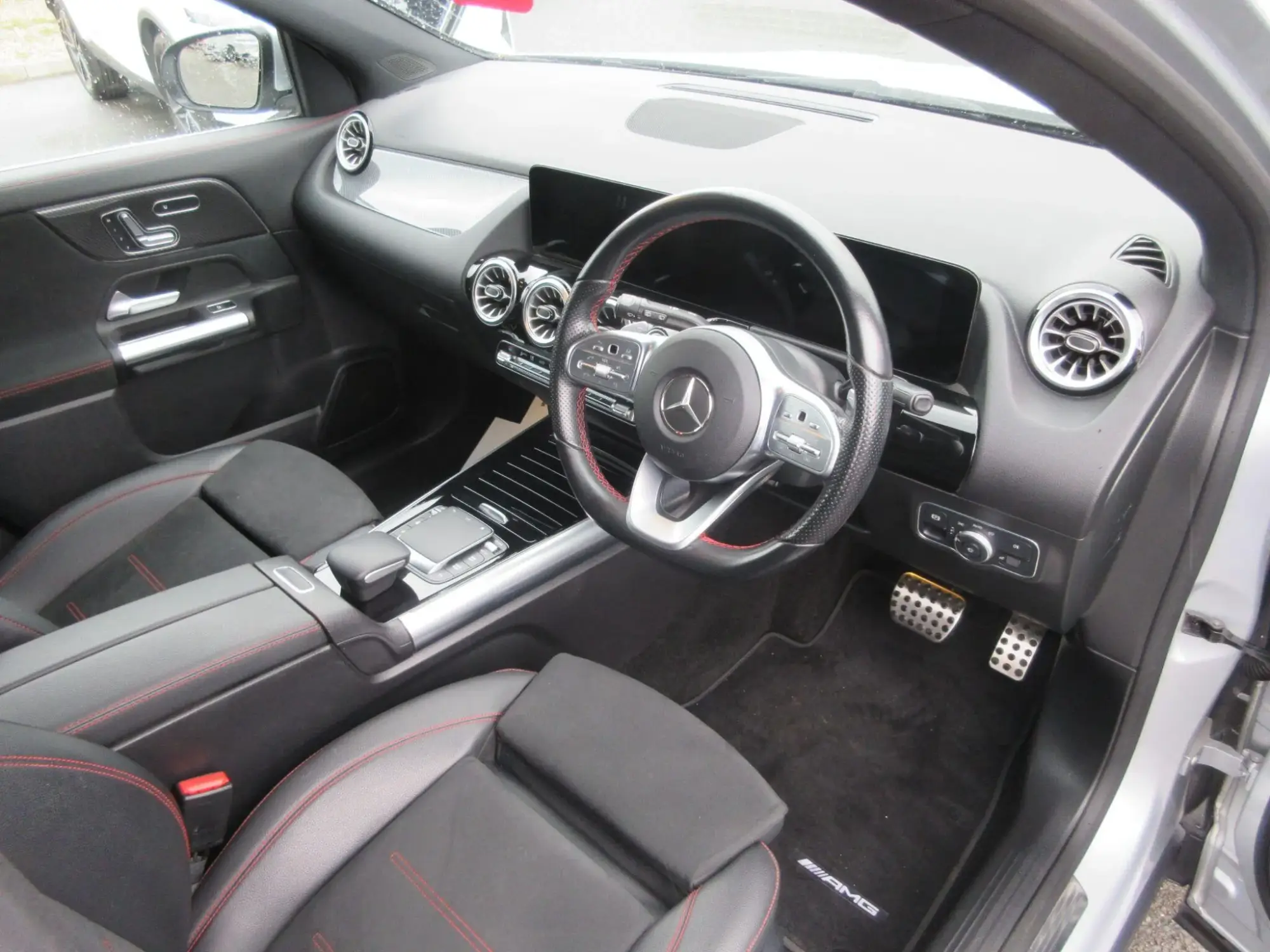 Mercedes-Benz GLA Image 13