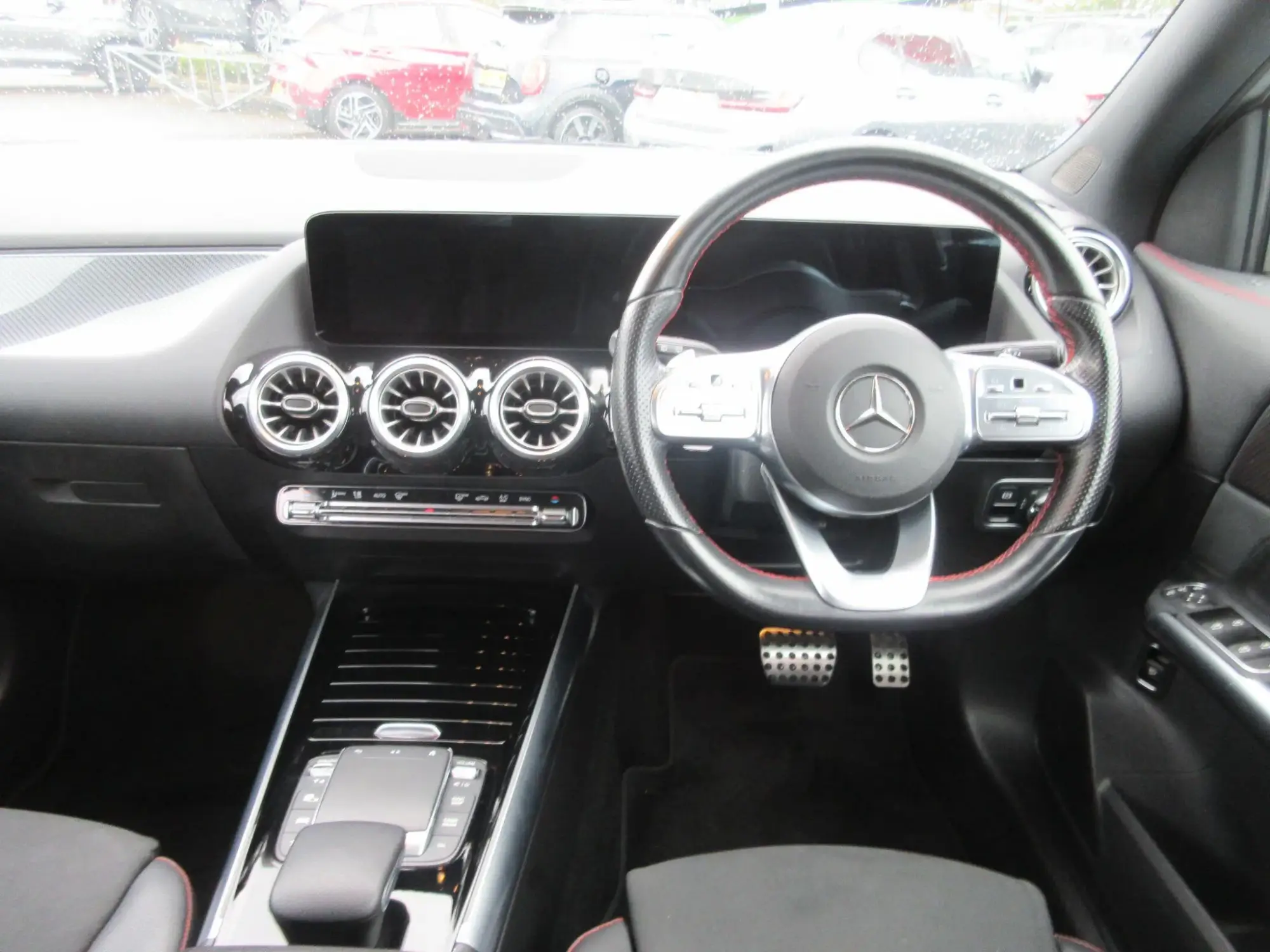 Mercedes-Benz GLA Image 14