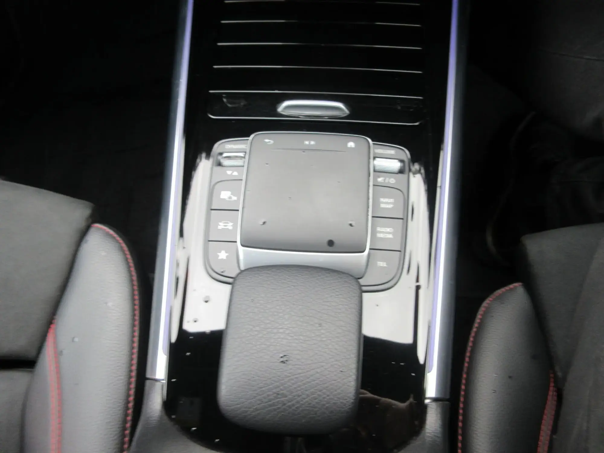 Mercedes-Benz GLA Image 16