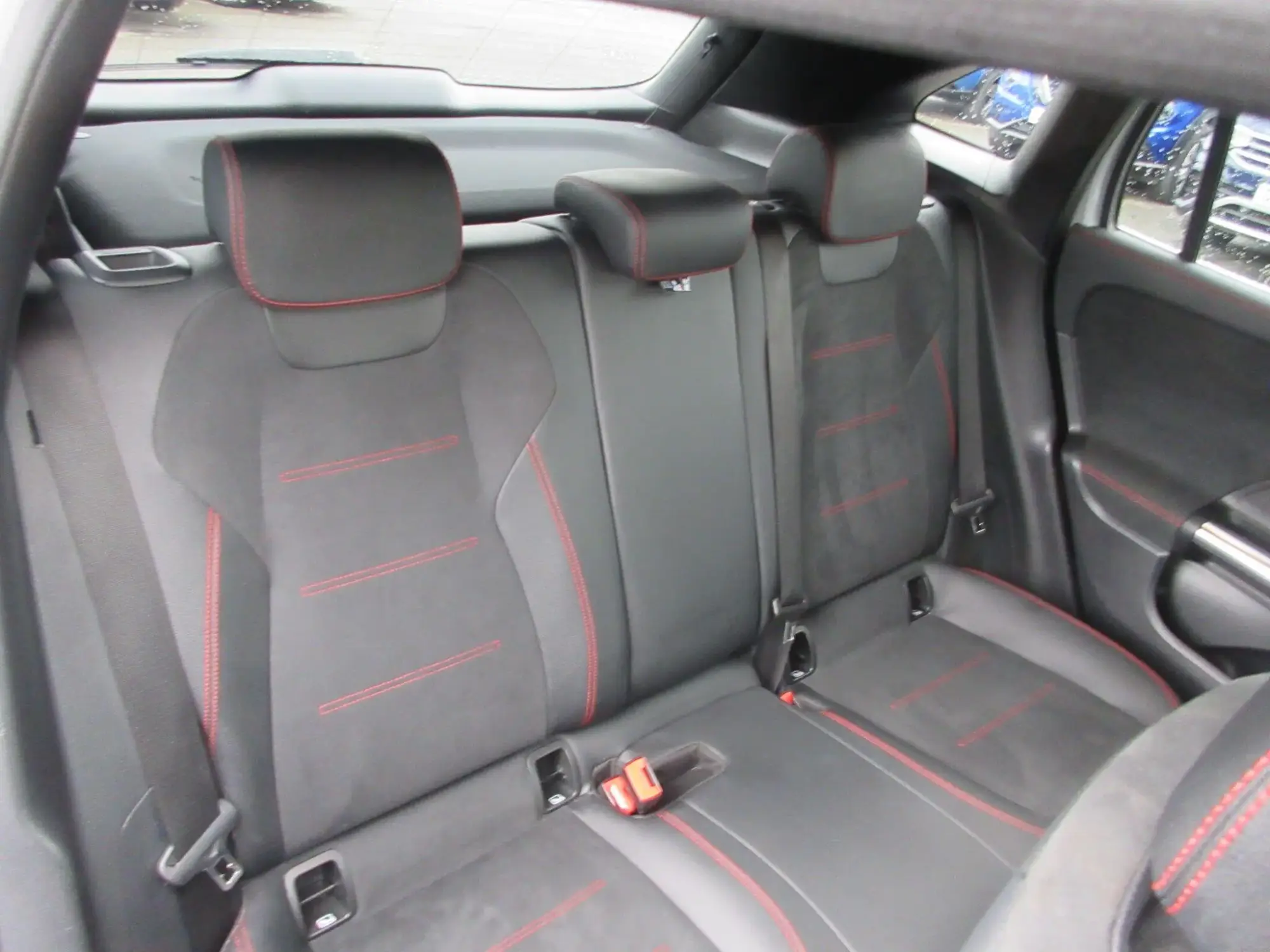 Mercedes-Benz GLA Image 22