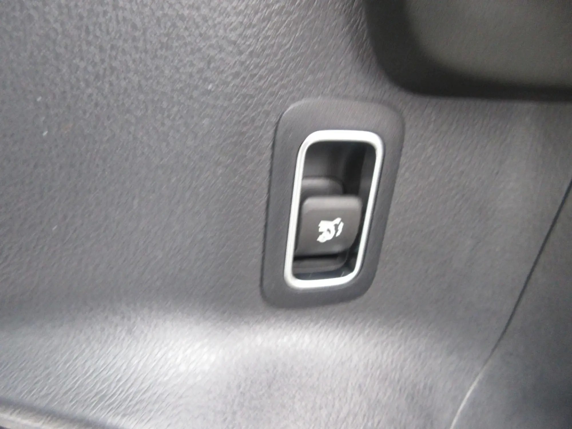 Mercedes-Benz GLA Image 34