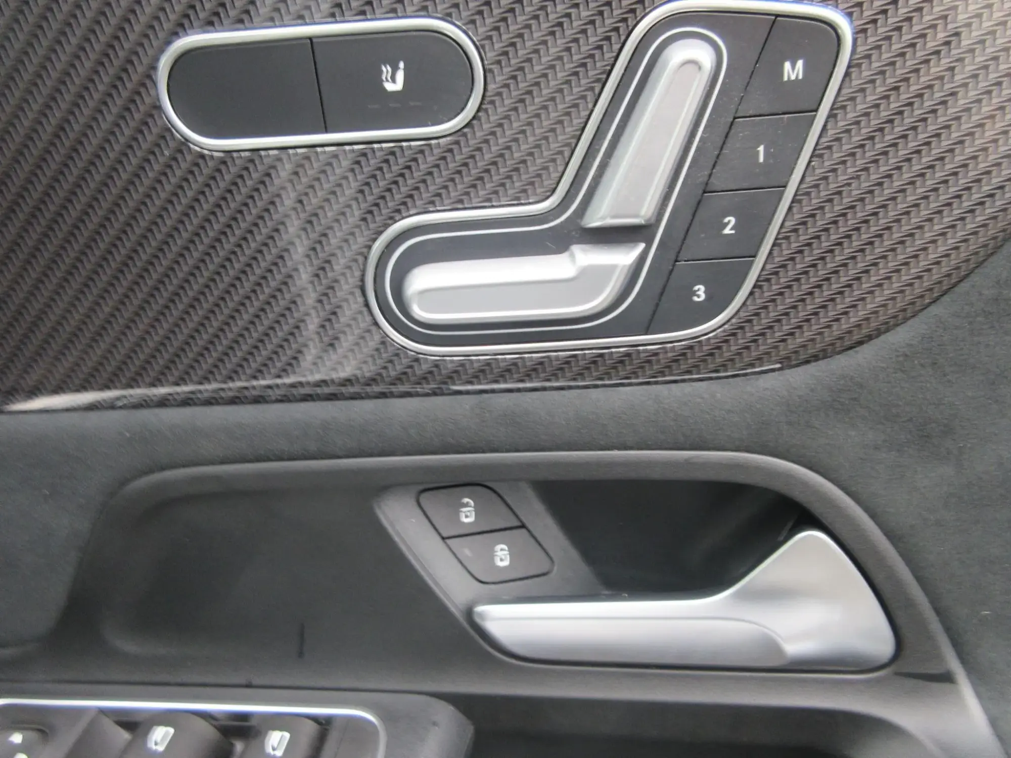 Mercedes-Benz GLA Image 36