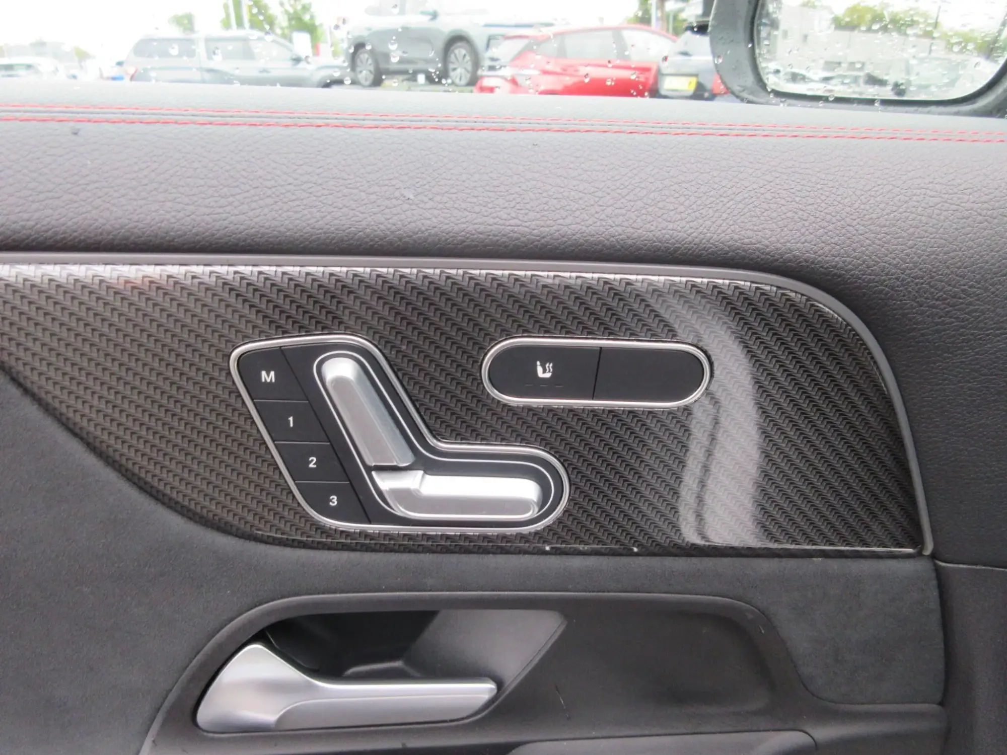 Mercedes-Benz GLA Image 39