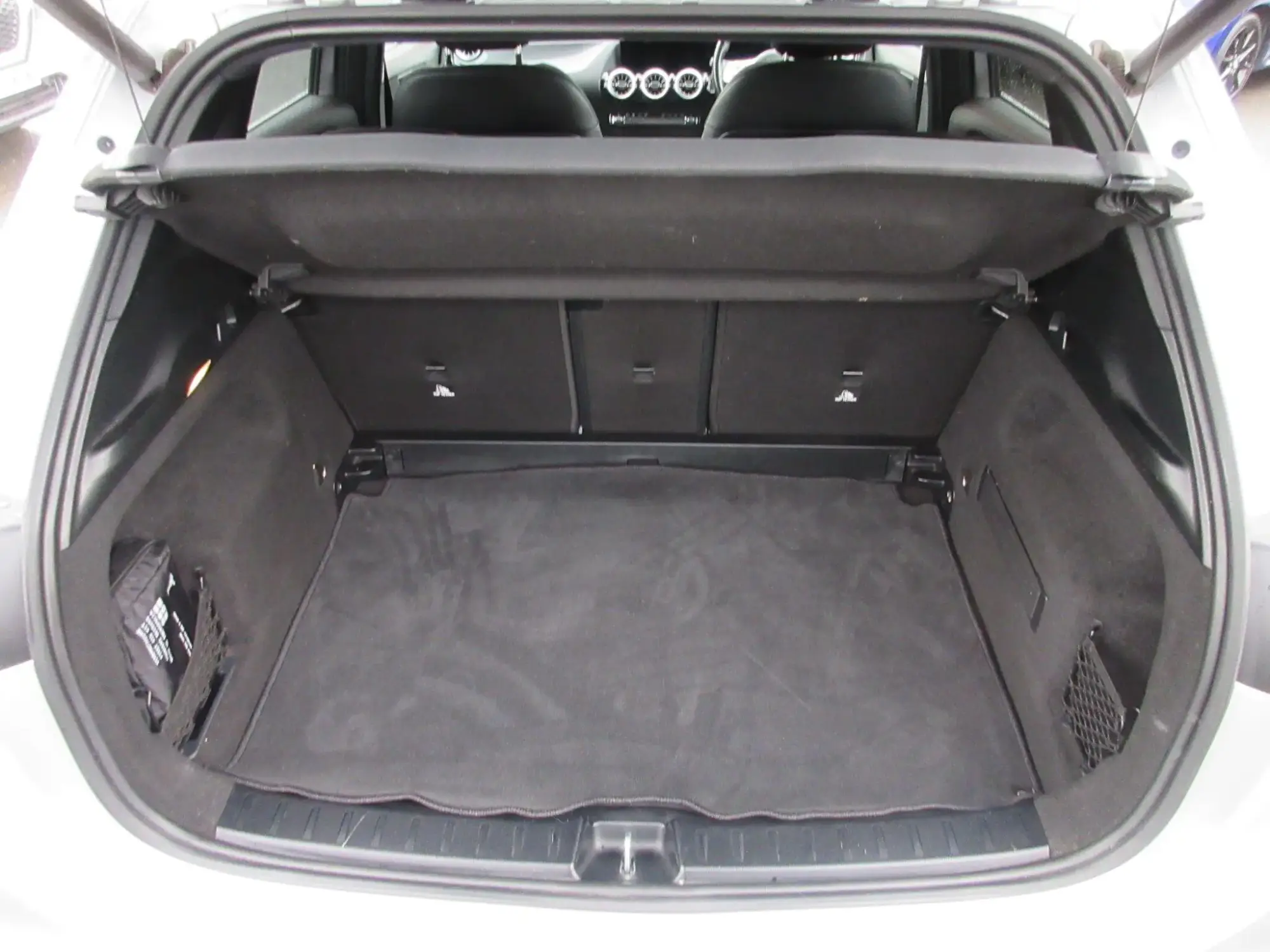 Mercedes-Benz GLA Image 73