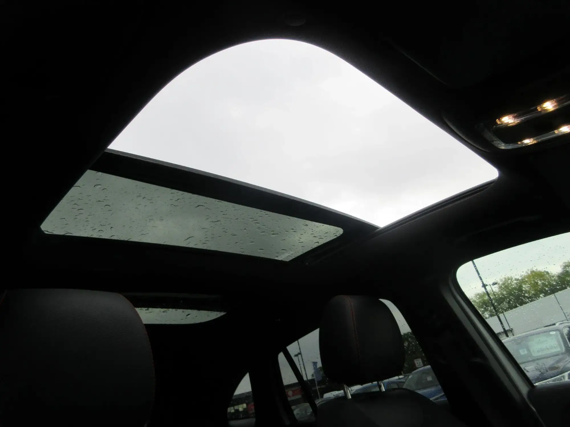 Mercedes-Benz GLA Image 78