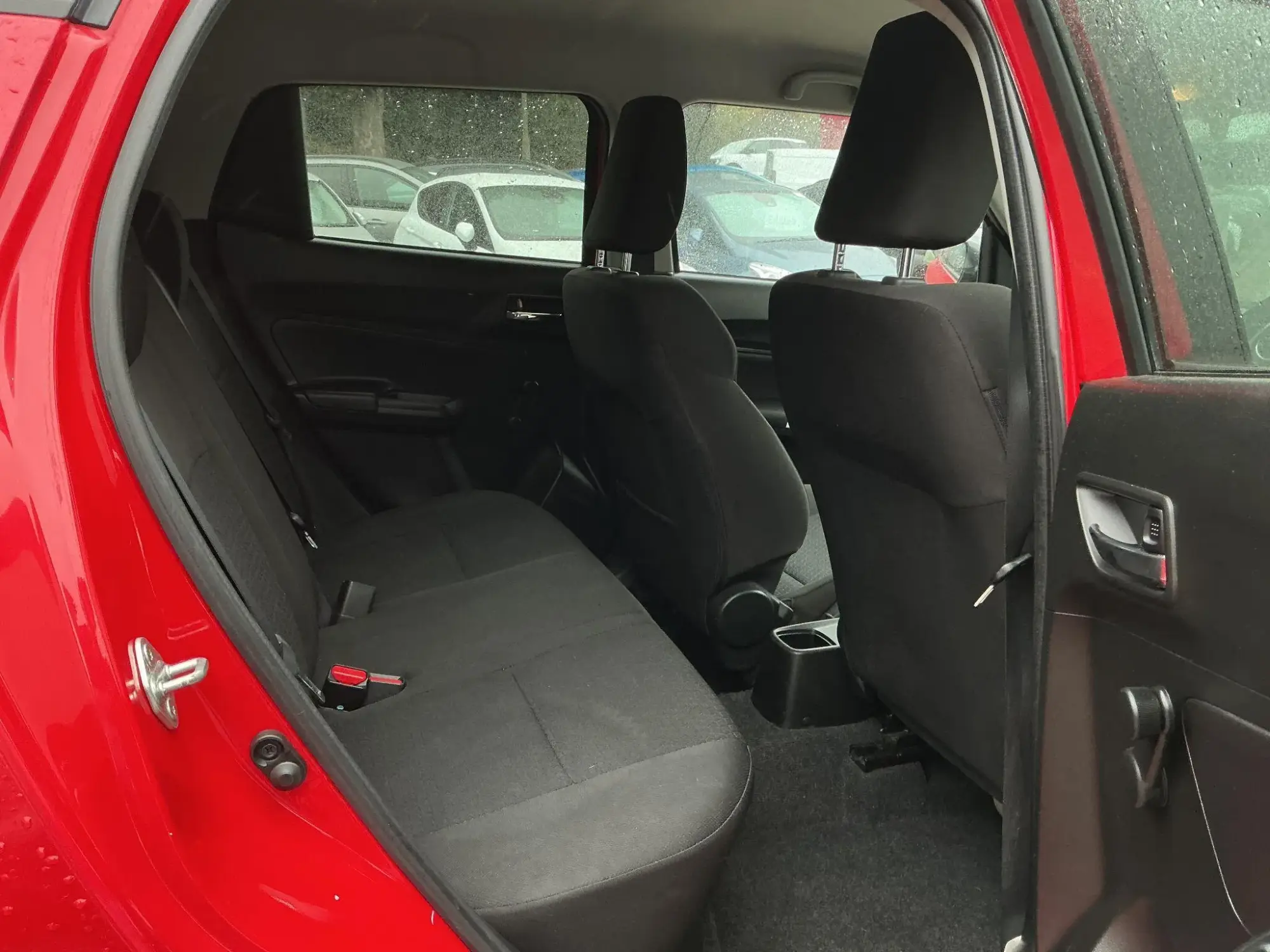 Suzuki Swift Image 12