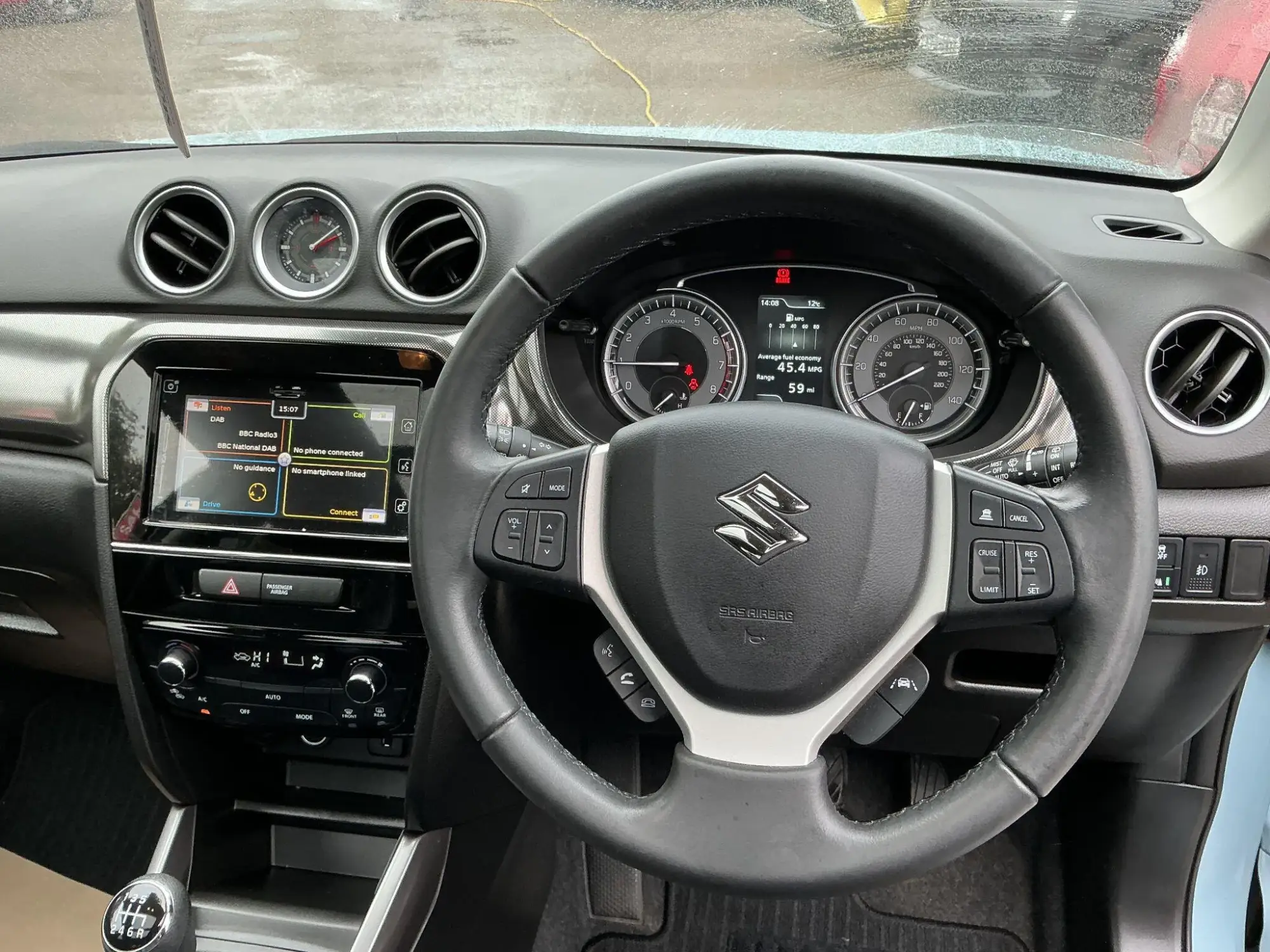 Suzuki Vitara Image 21
