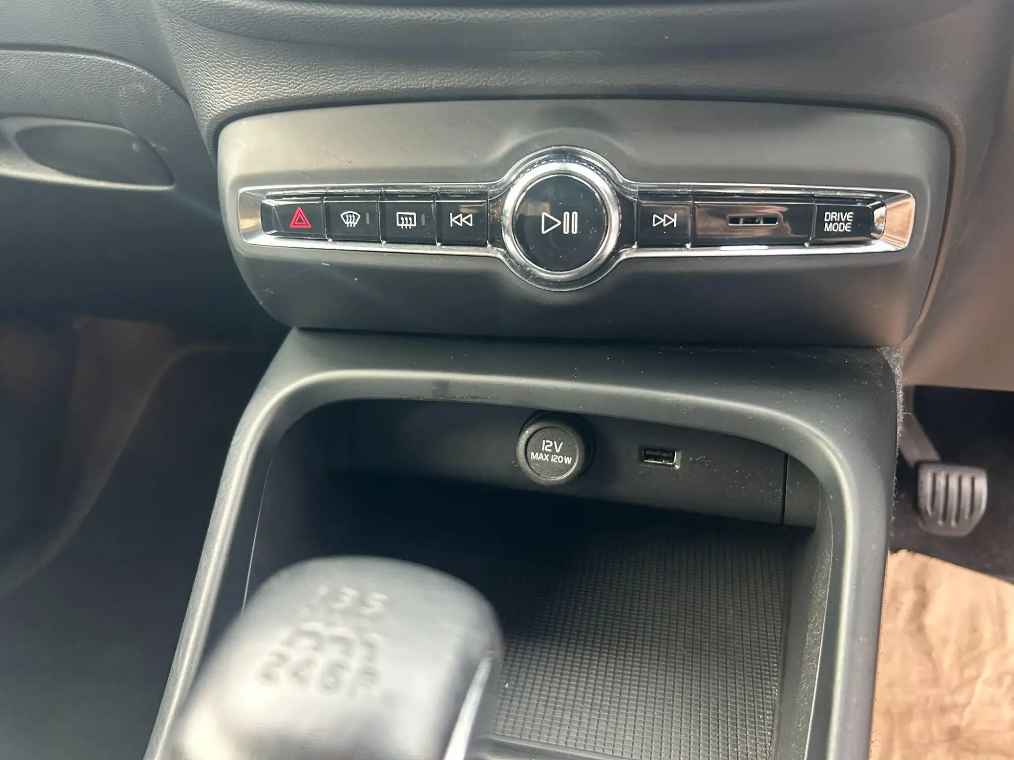 Volvo XC40 Image 18