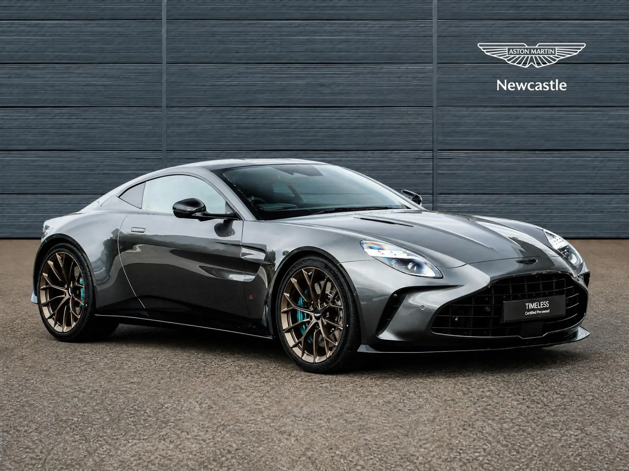 Aston Martin Vantage Image 1