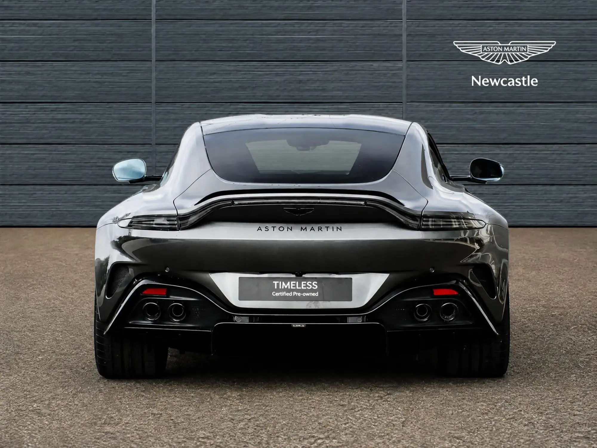 Aston Martin Vantage Image 5