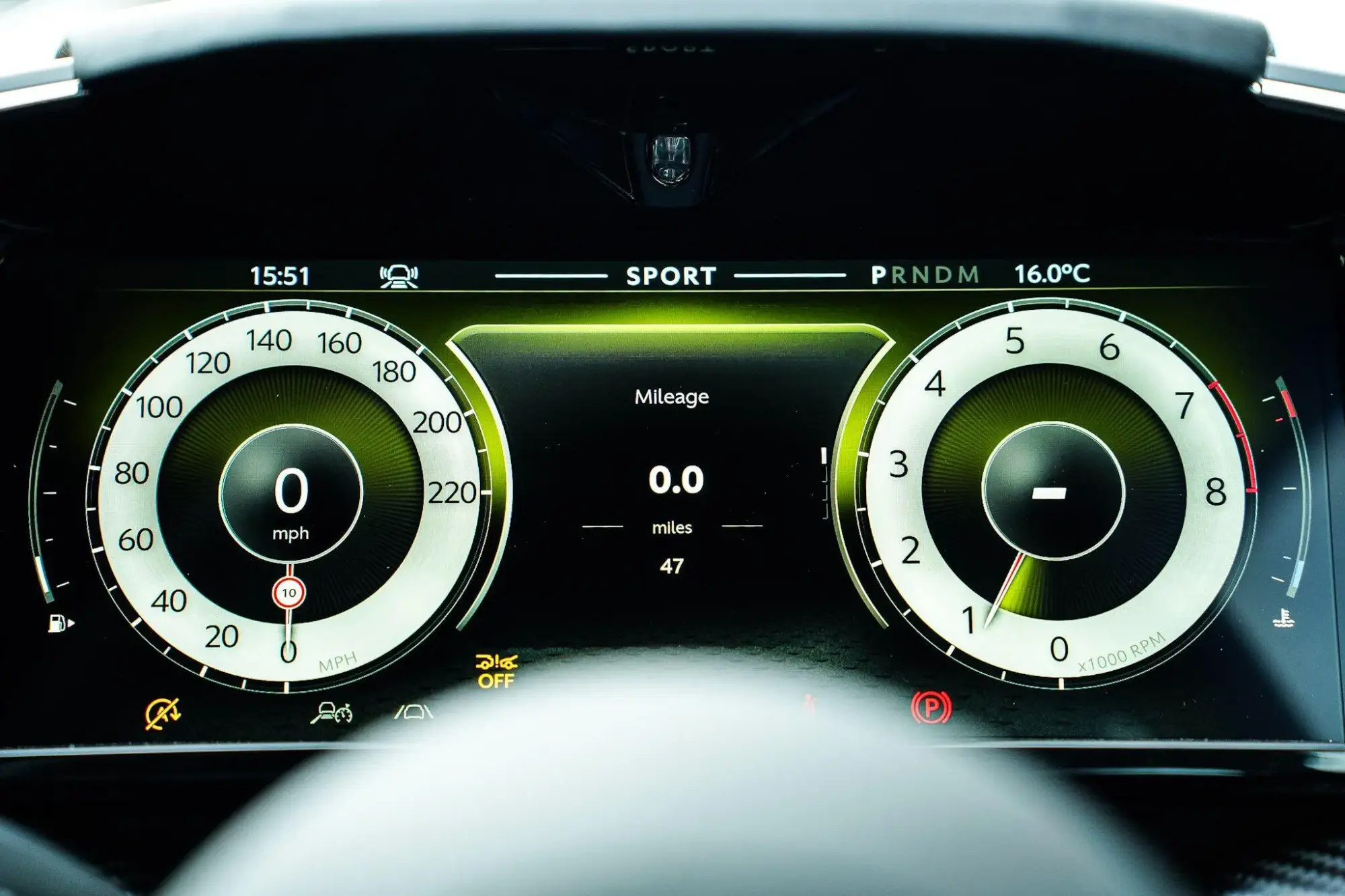 Aston Martin Vantage Image 10