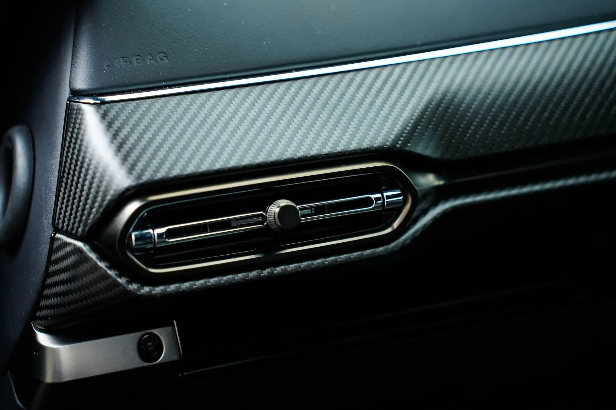 Aston Martin Vantage Image 15