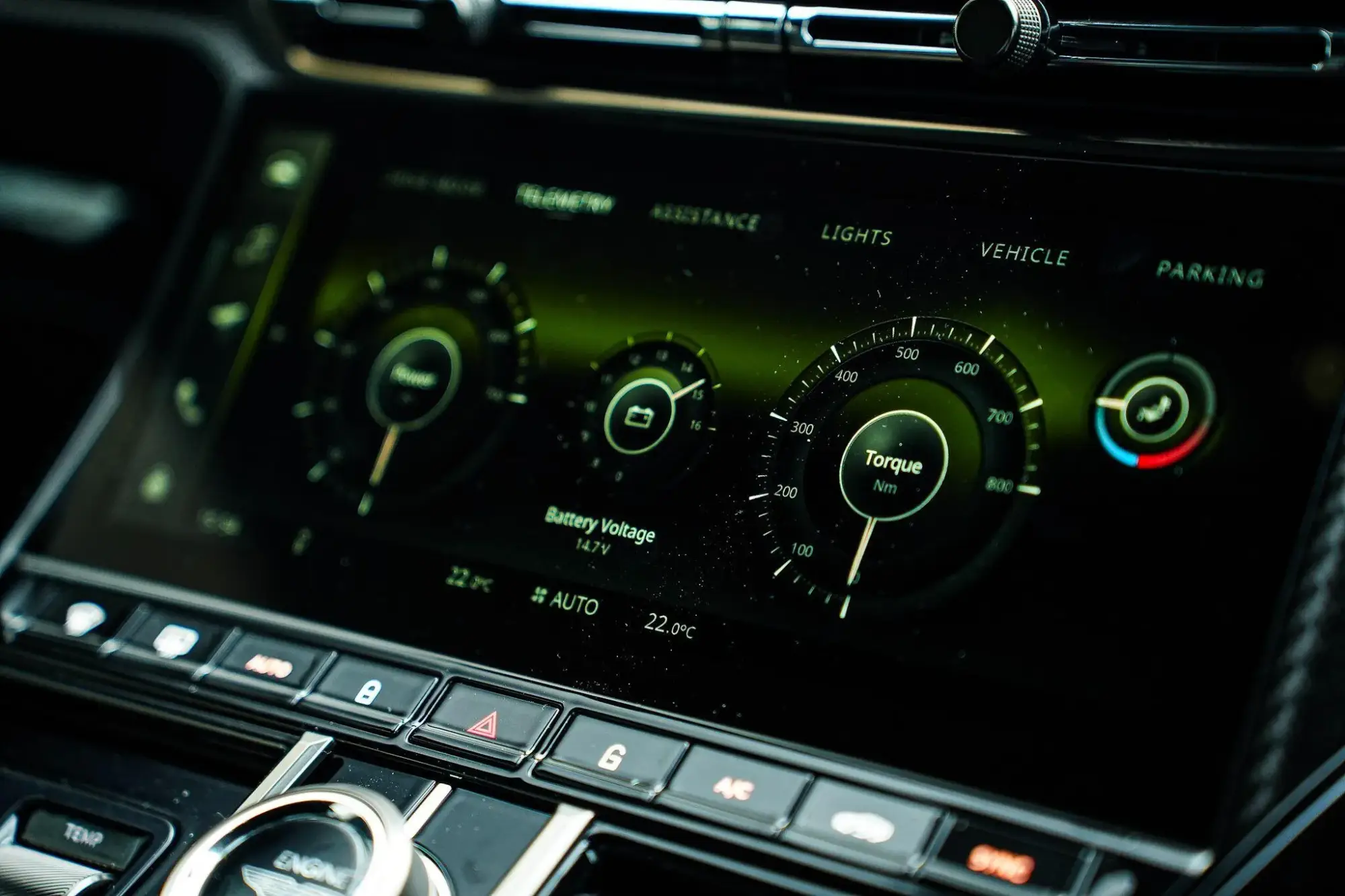 Aston Martin Vantage Image 22