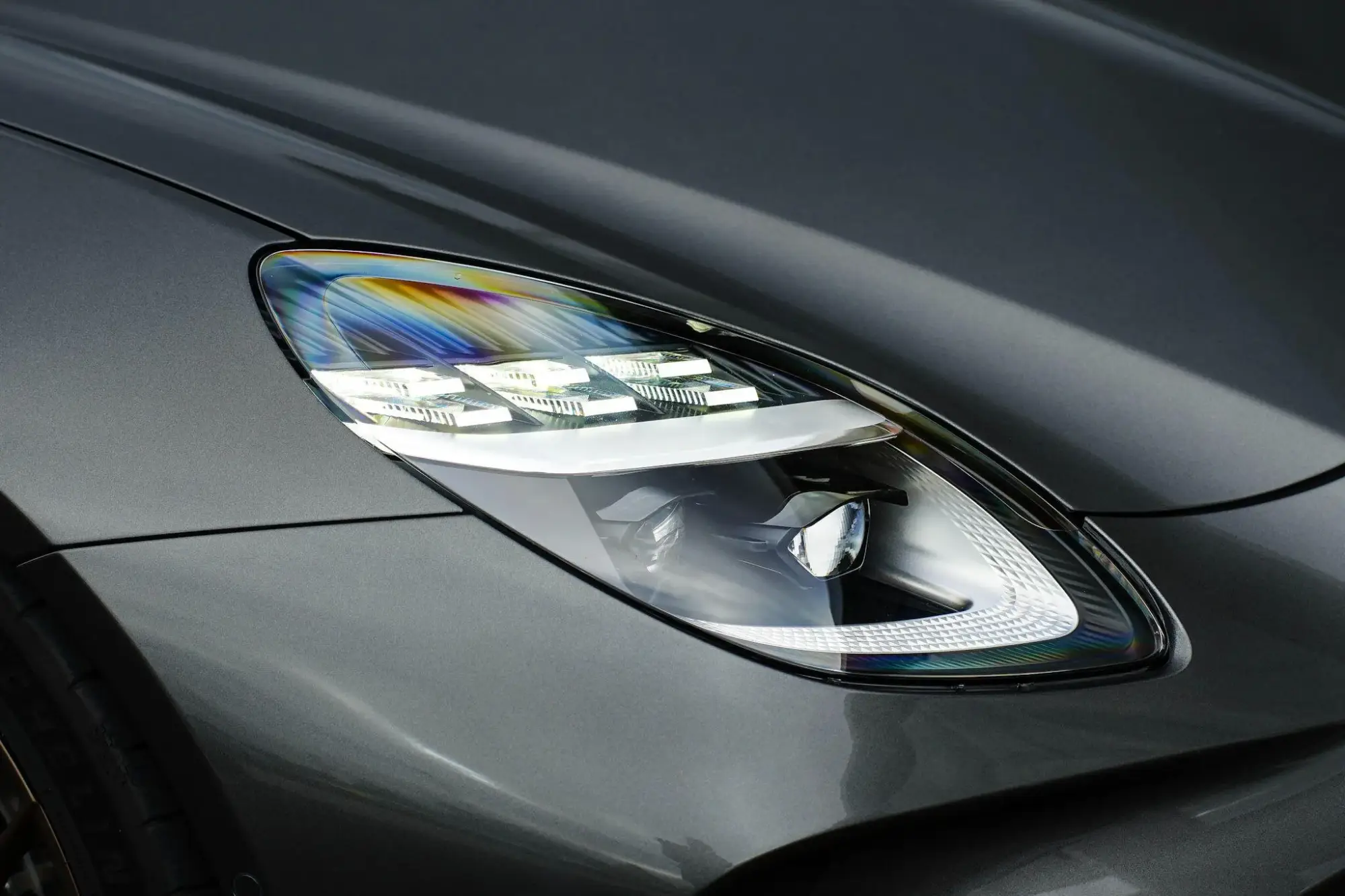 Aston Martin Vantage Image 24